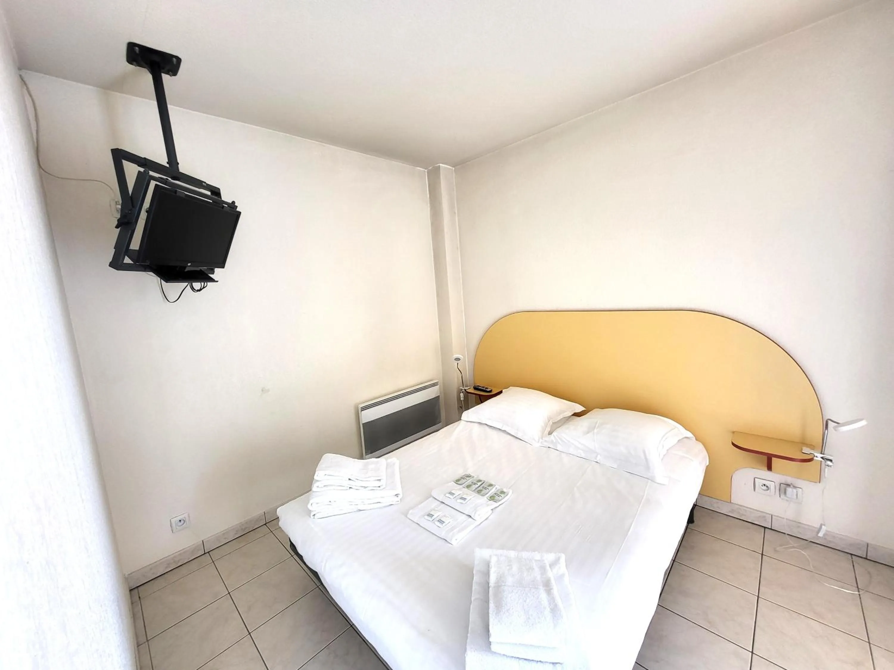 Bed in Résidence Columba - Apparts meublés Agen Sud