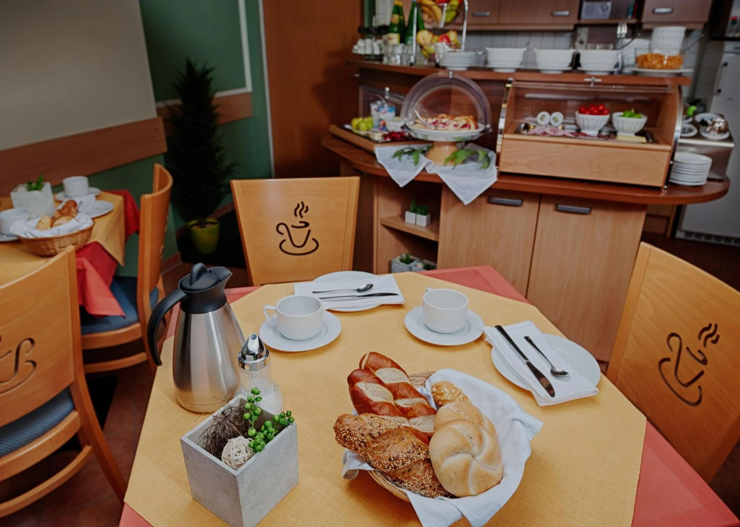 Restaurant/places to eat in Pension Kasper