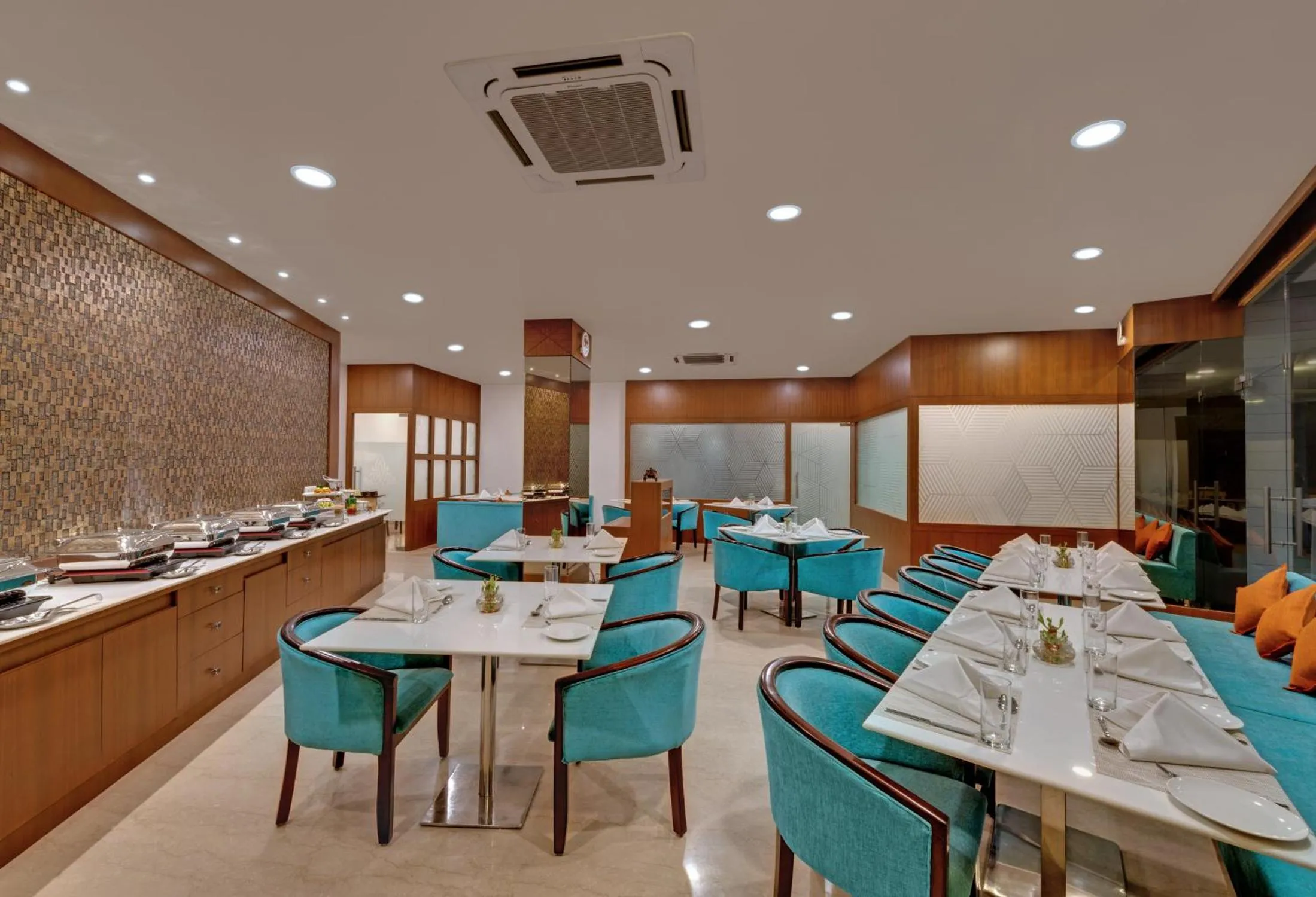 Restaurant/places to eat in Avins Beacon Hotel - Udaipur
