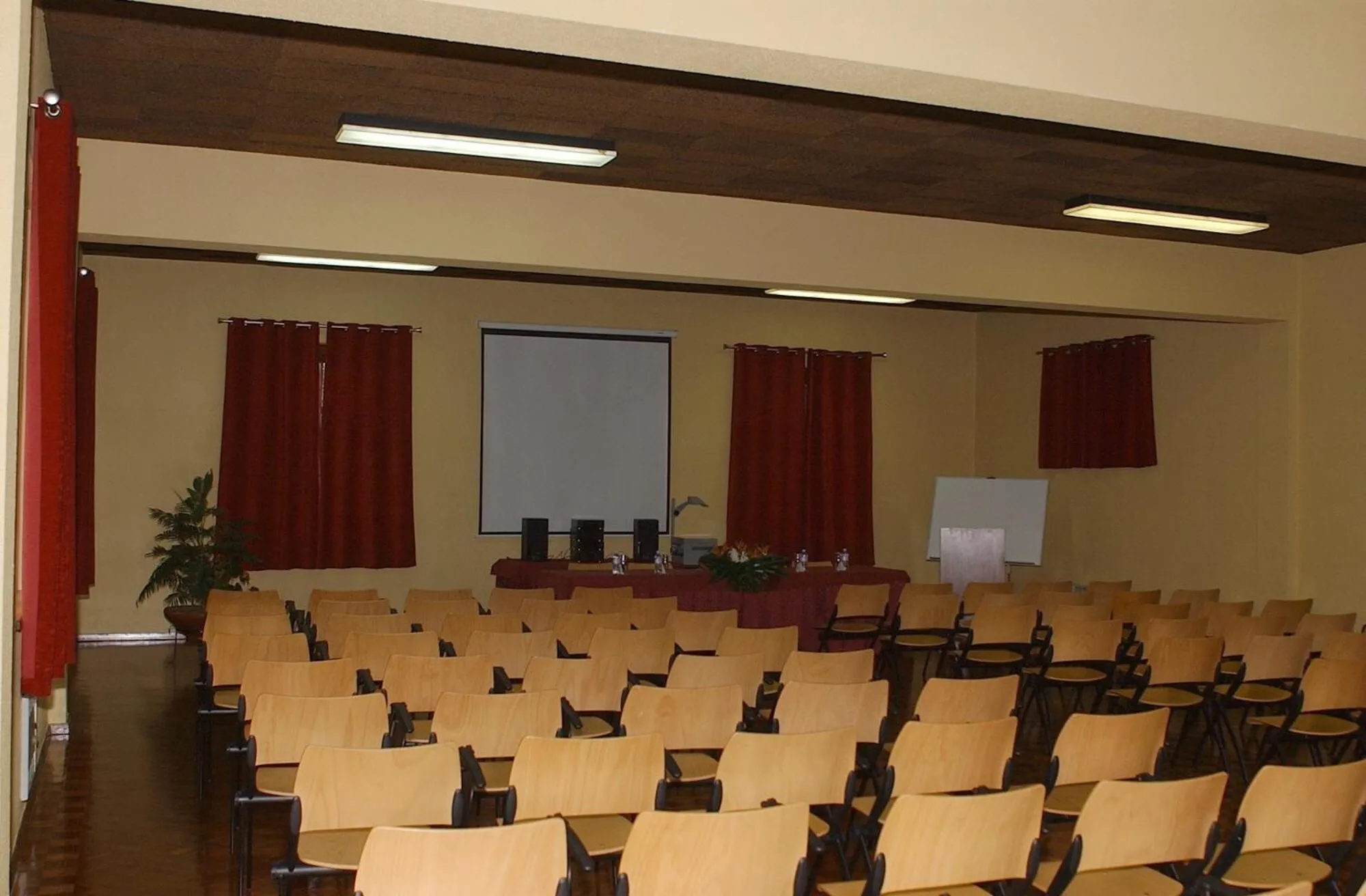 Business facilities in INATEL Luso