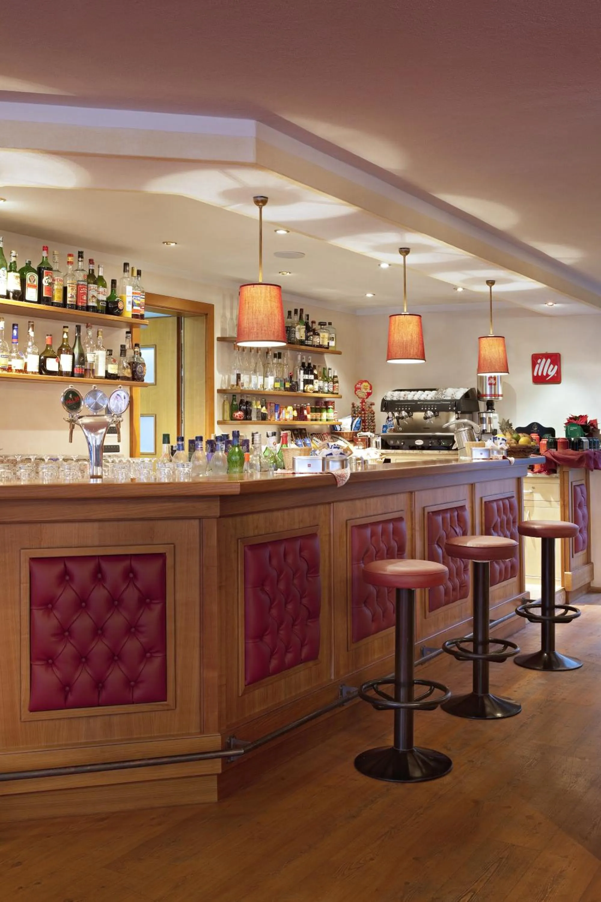 Lounge or bar in TH Corvara - Greif Hotel