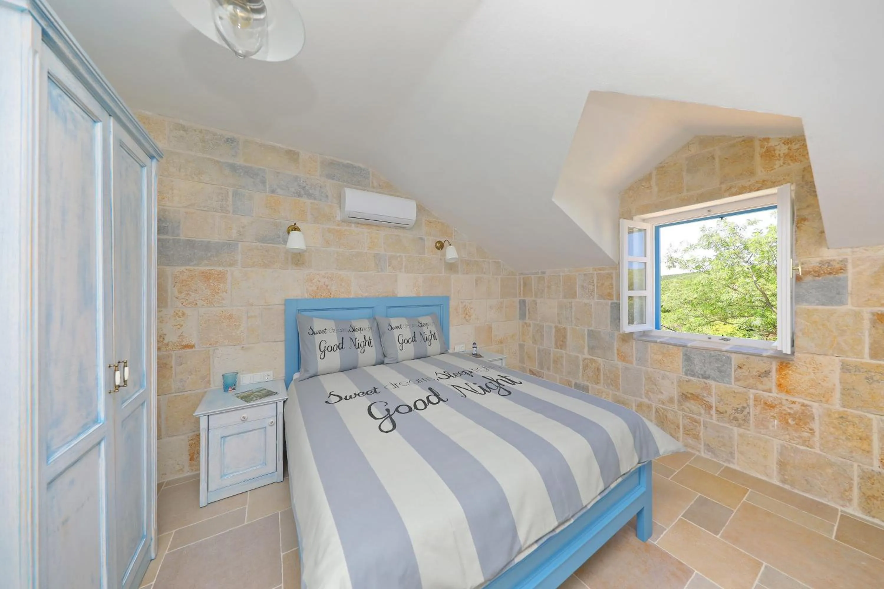Bedroom, Bed in Villa Mare