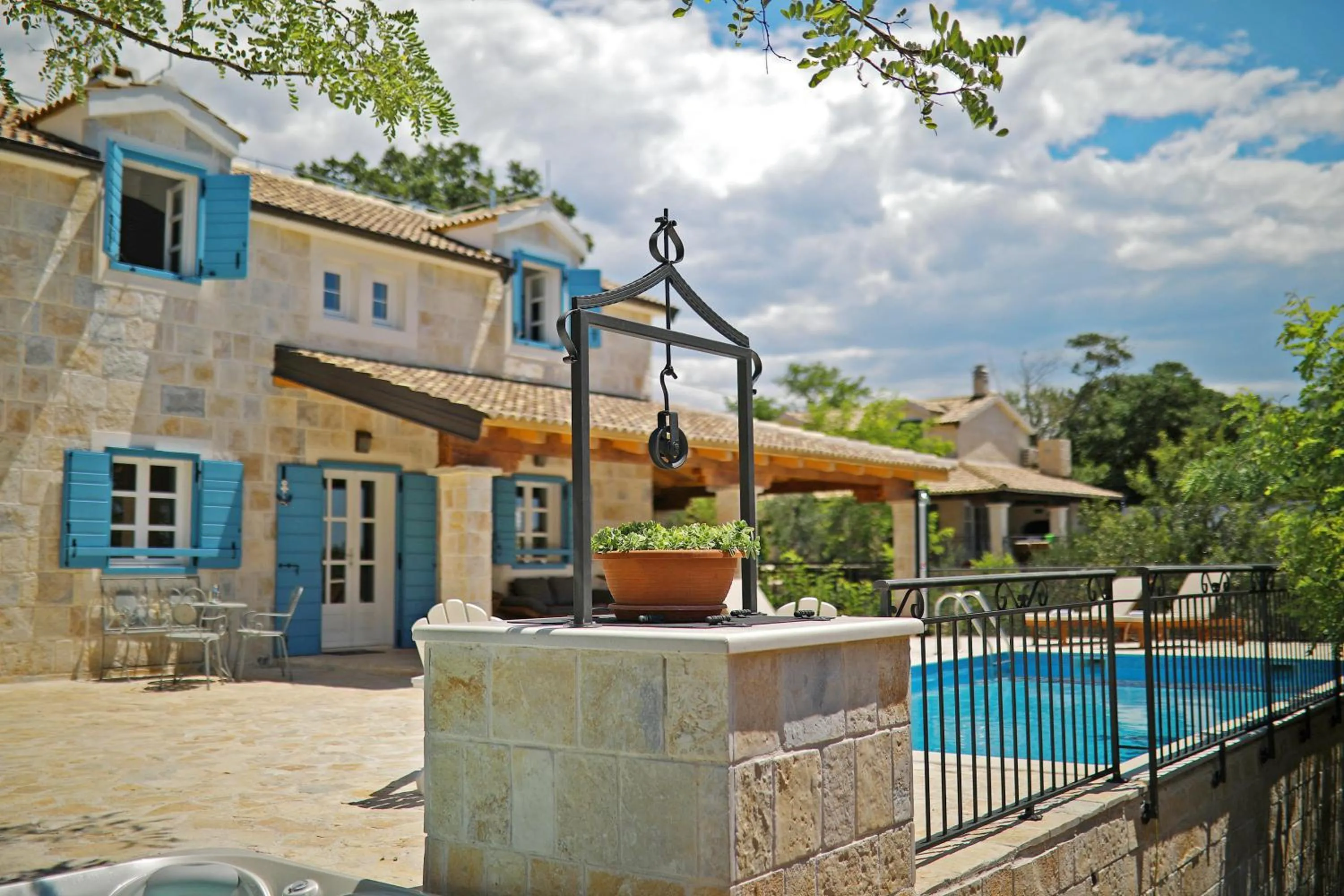 Property building in Villa Mare