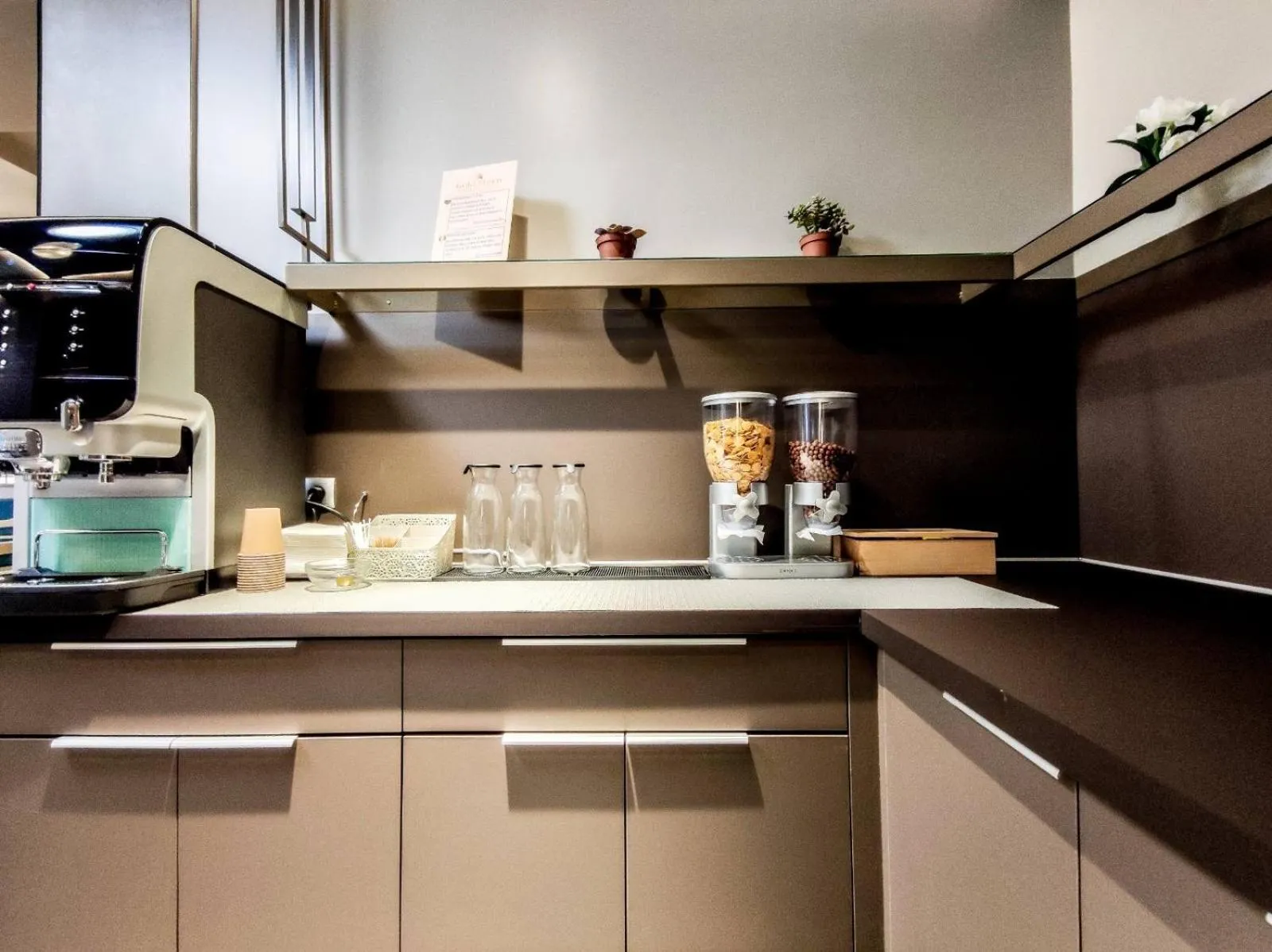 Decorative detail in Gold Stern