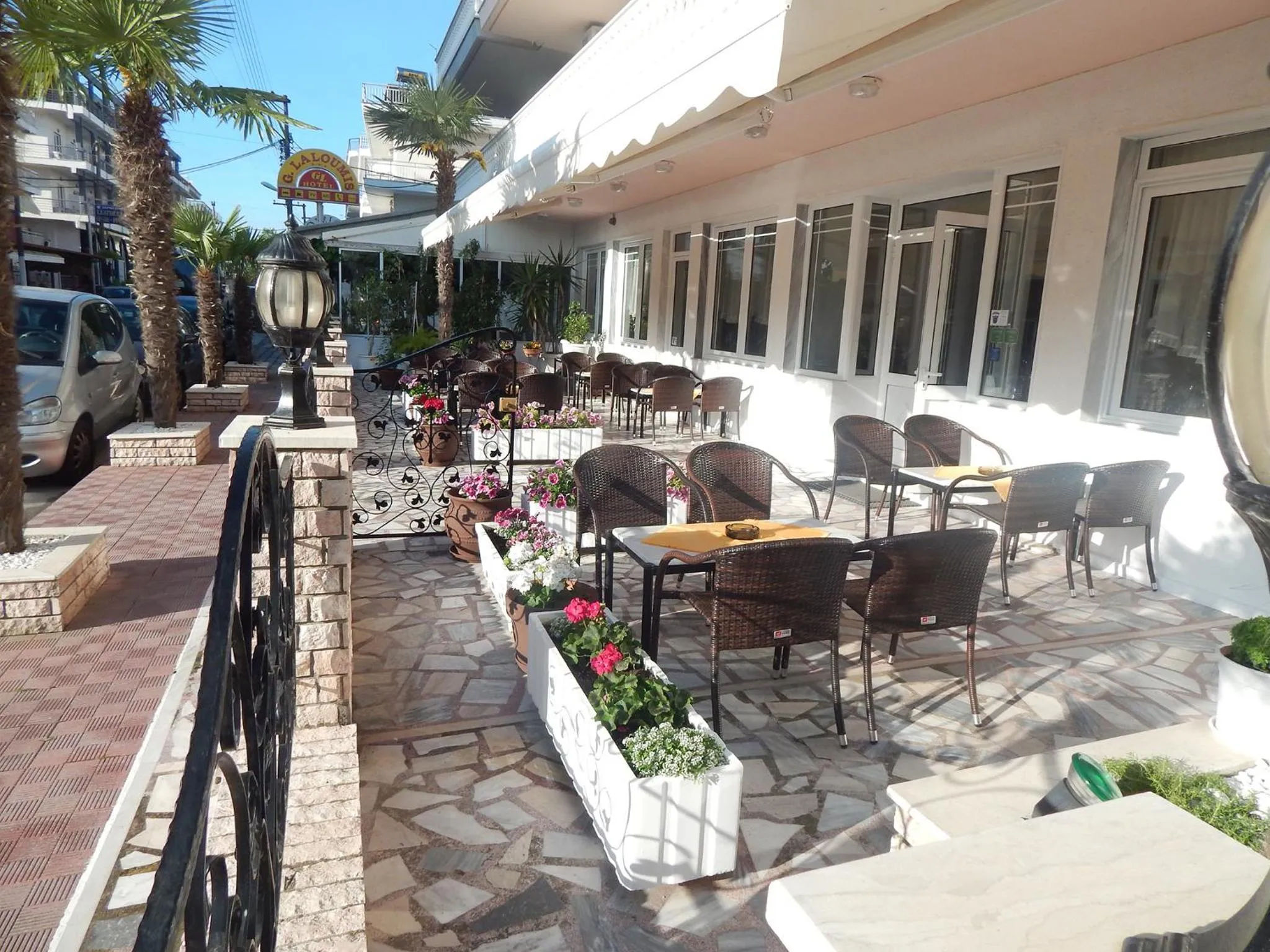 Garden in Gold Stern