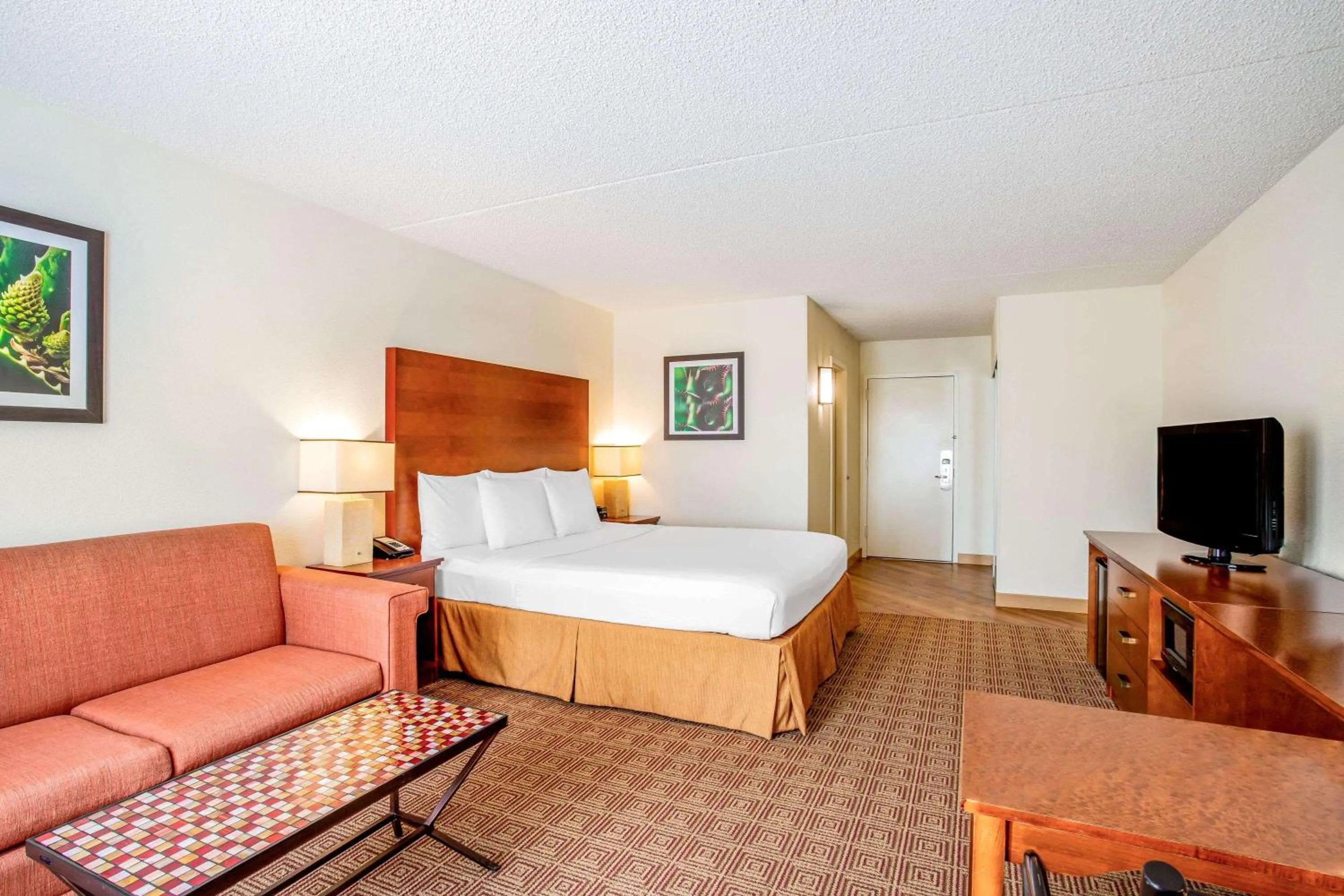 Photo of the whole room, Bed in La Quinta by Wyndham Danbury