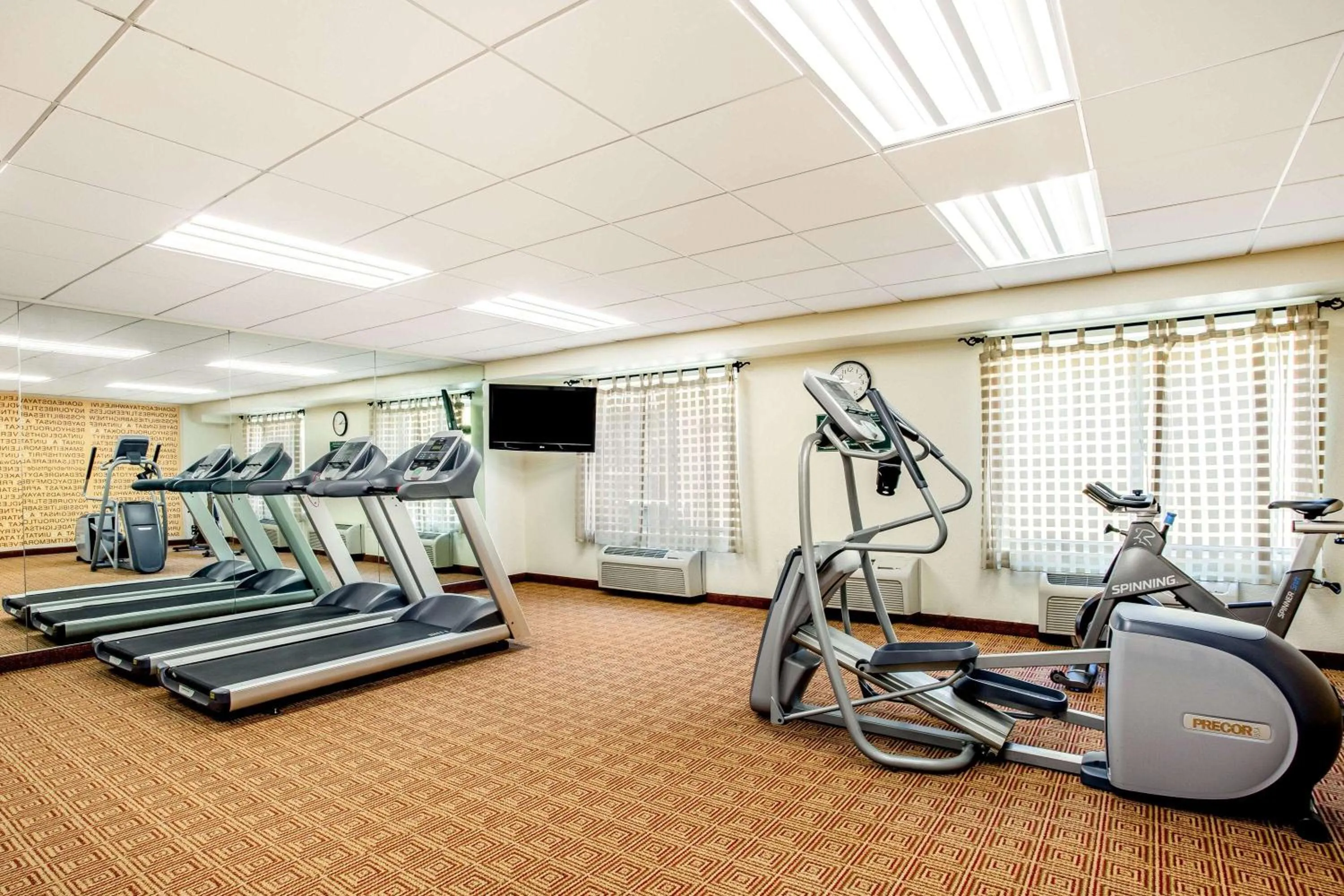 Fitness centre/facilities in La Quinta by Wyndham Danbury