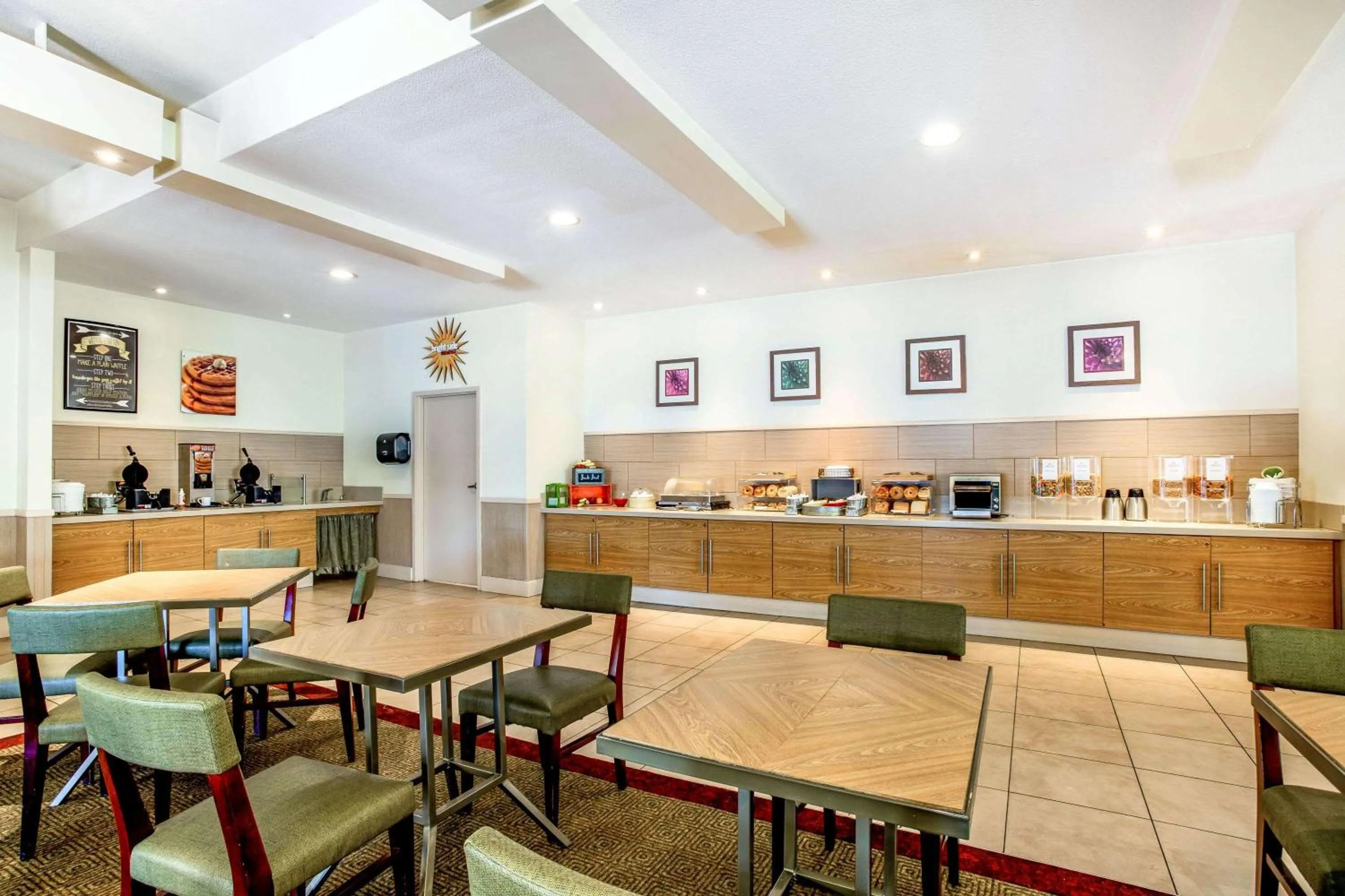 Restaurant/places to eat in La Quinta by Wyndham Danbury