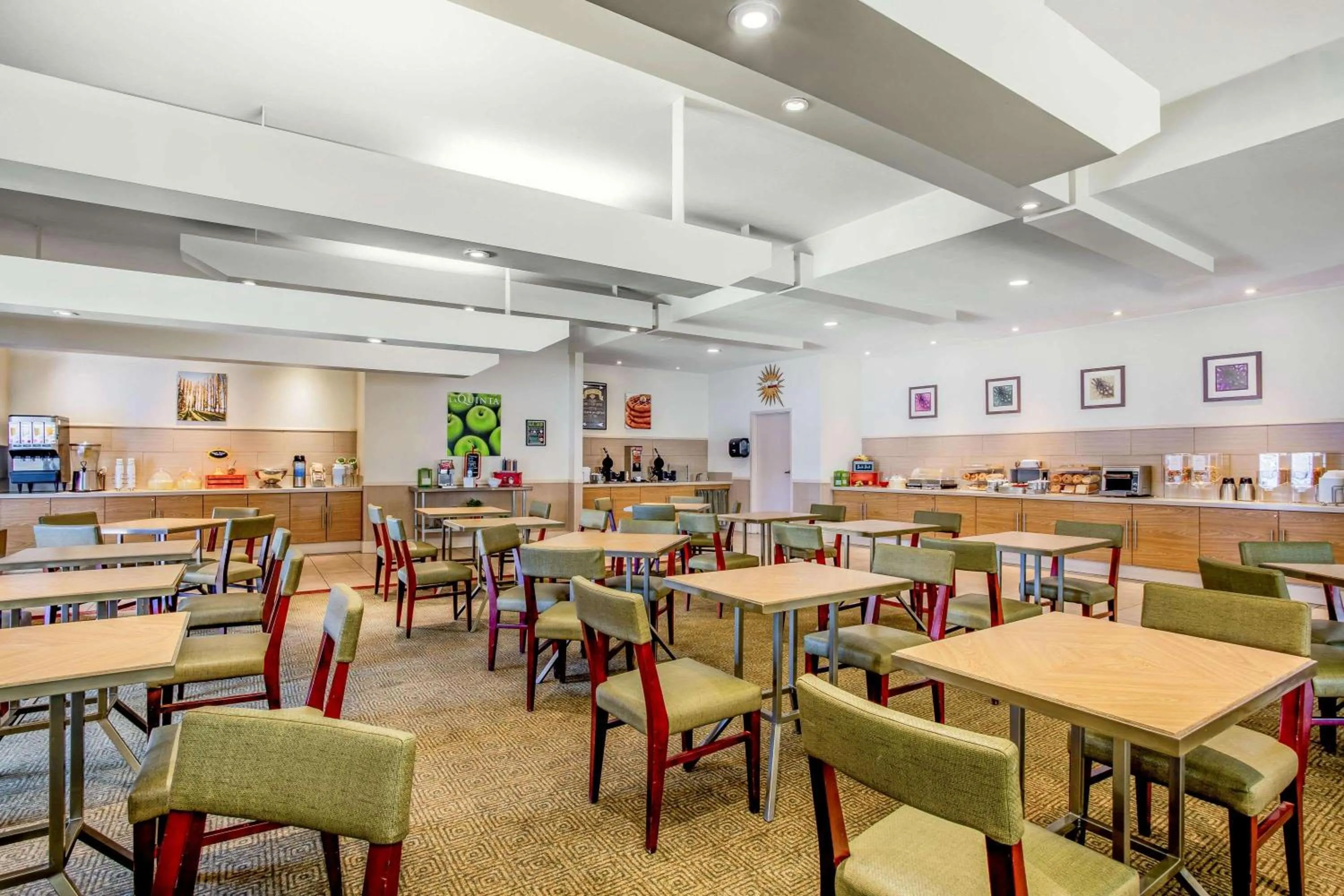 Restaurant/places to eat in La Quinta by Wyndham Danbury