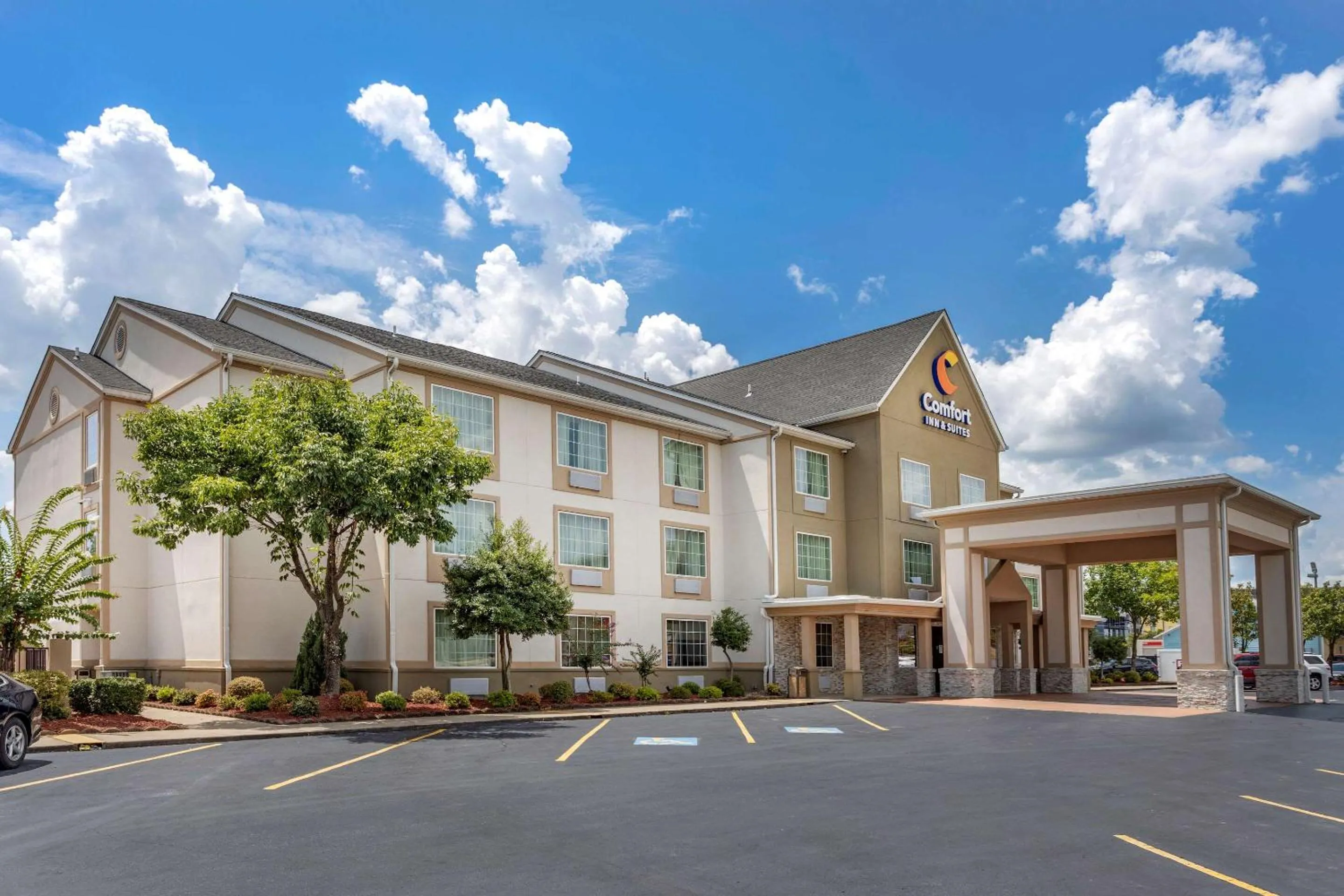 Property building in Comfort Inn & Suites North Little Rock JFK Blvd