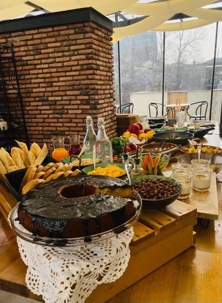 Breakfast in Hotel Tela & Mareli Winery