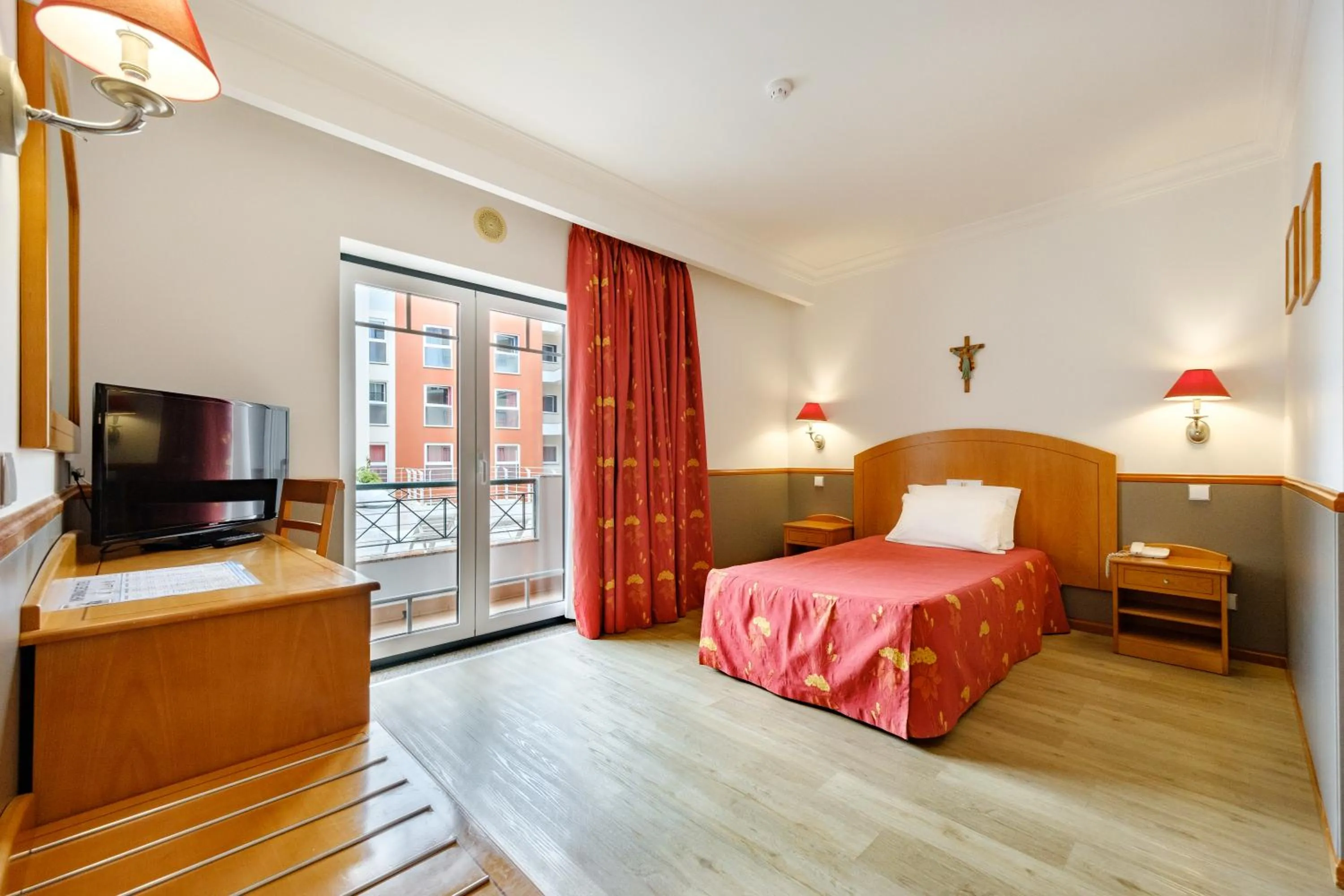 Photo of the whole room, Bed in Hotel Santo Amaro - SA Hotels