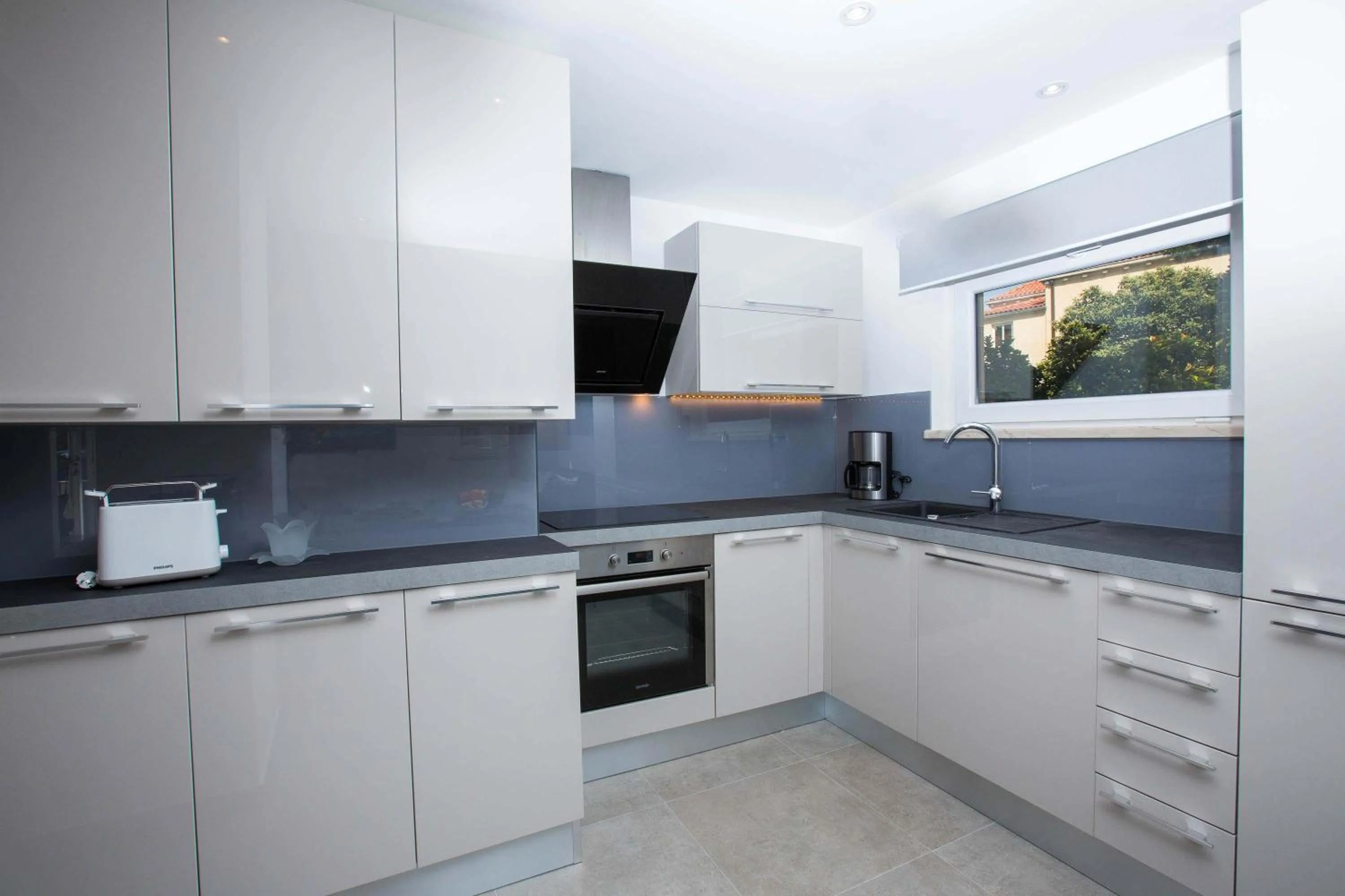 Kitchen or kitchenette in Moderna Lapad