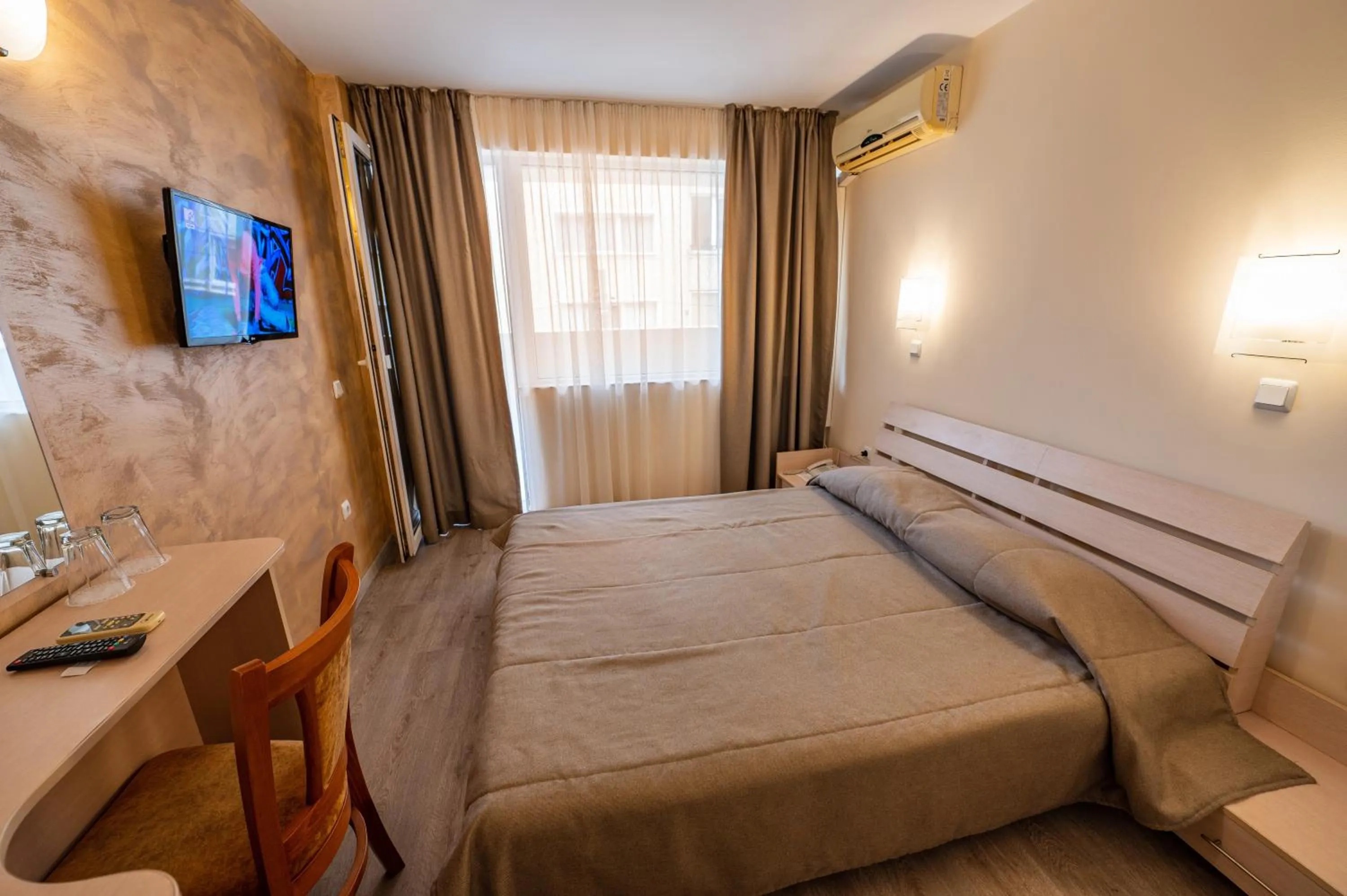 TV and multimedia, Bed in Family Hotel Gran Ivan