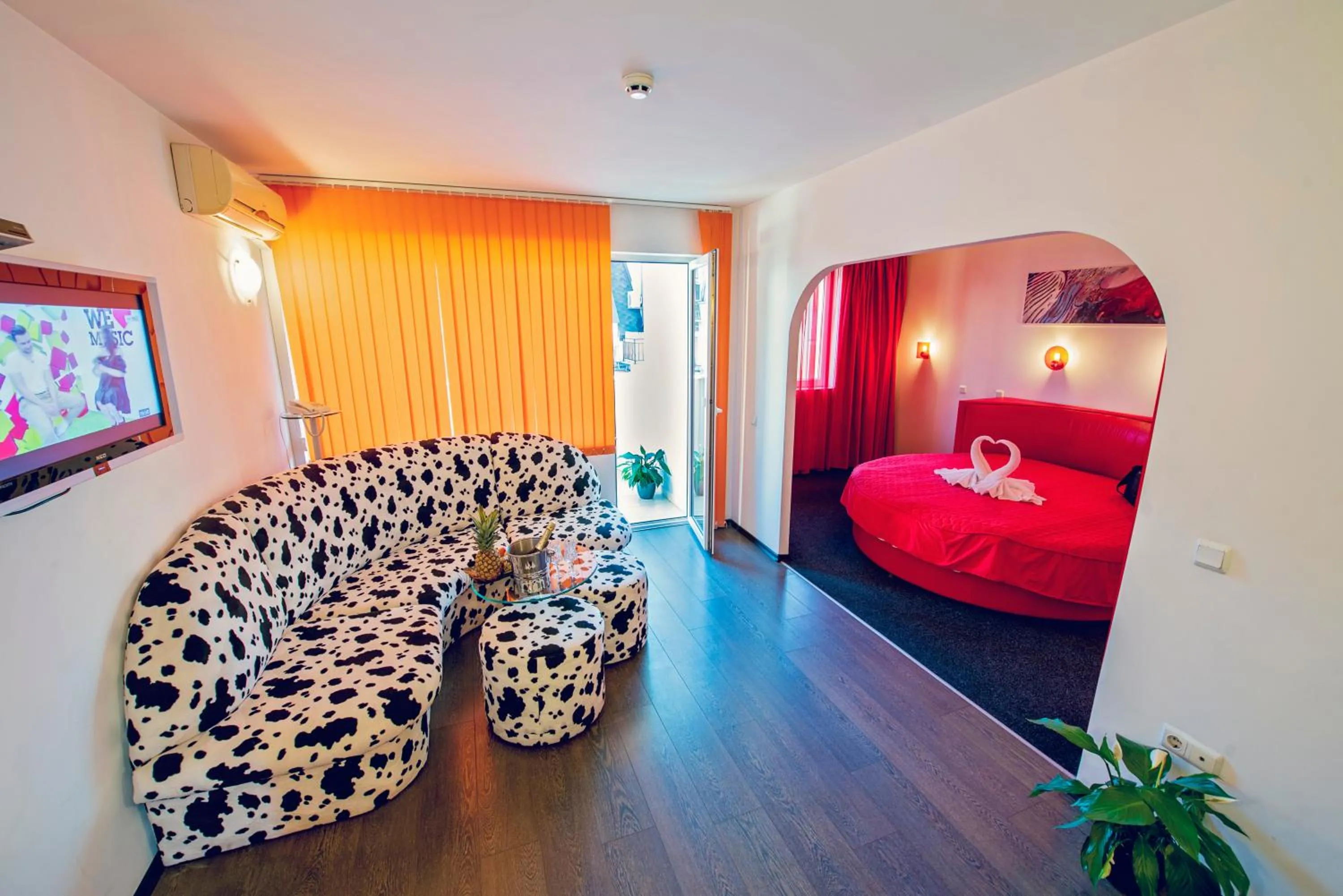 Coffee/tea facilities, Bed in Family Hotel Gran Ivan