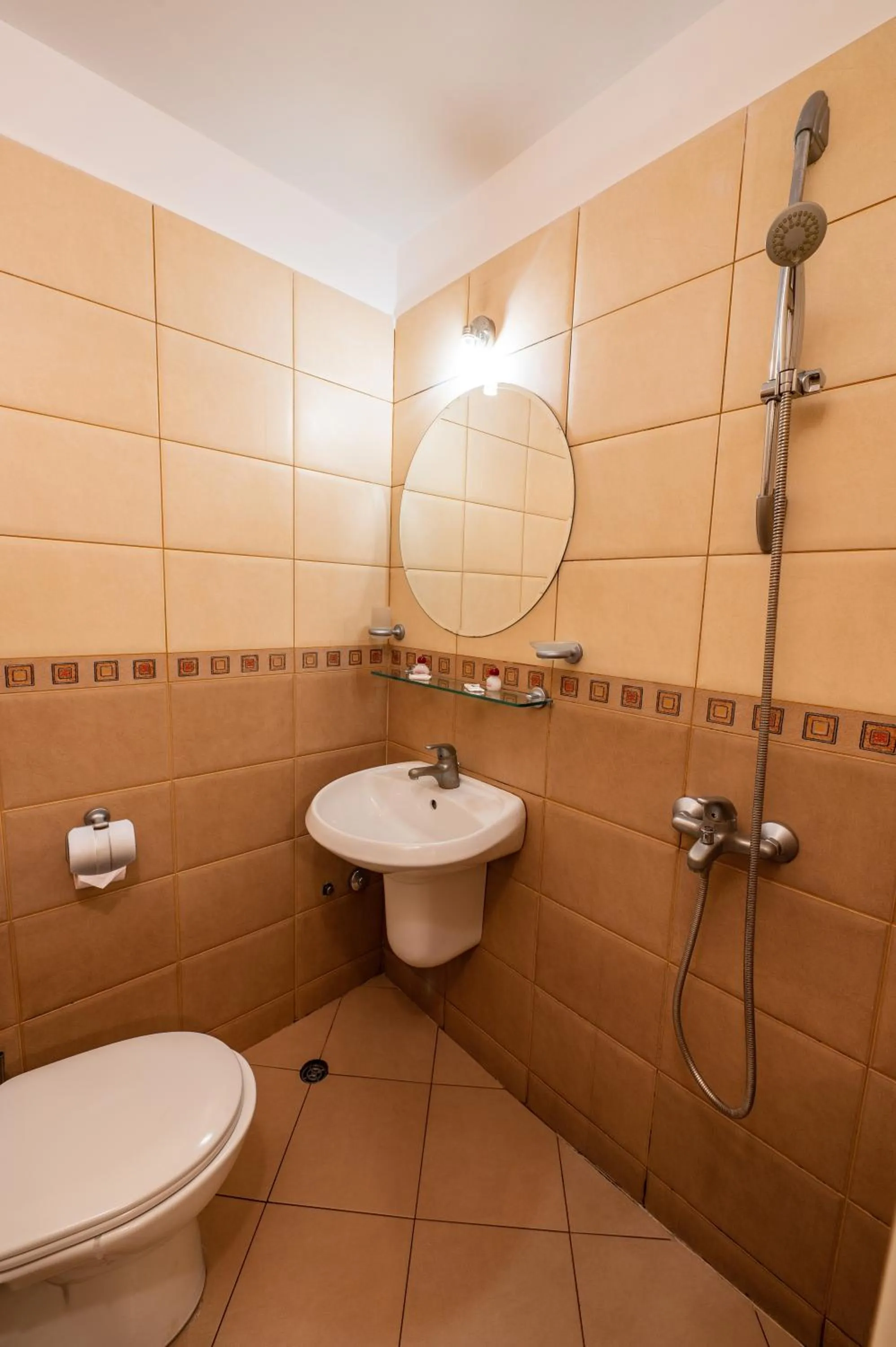 Shower in Family Hotel Gran Ivan