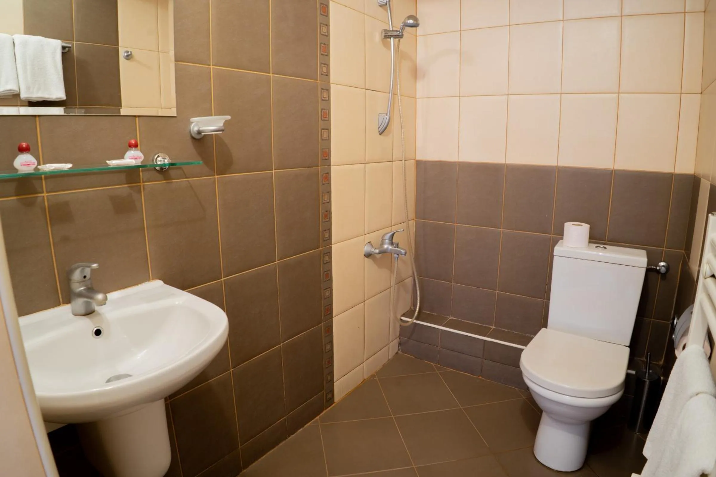 Shower in Family Hotel Gran Ivan