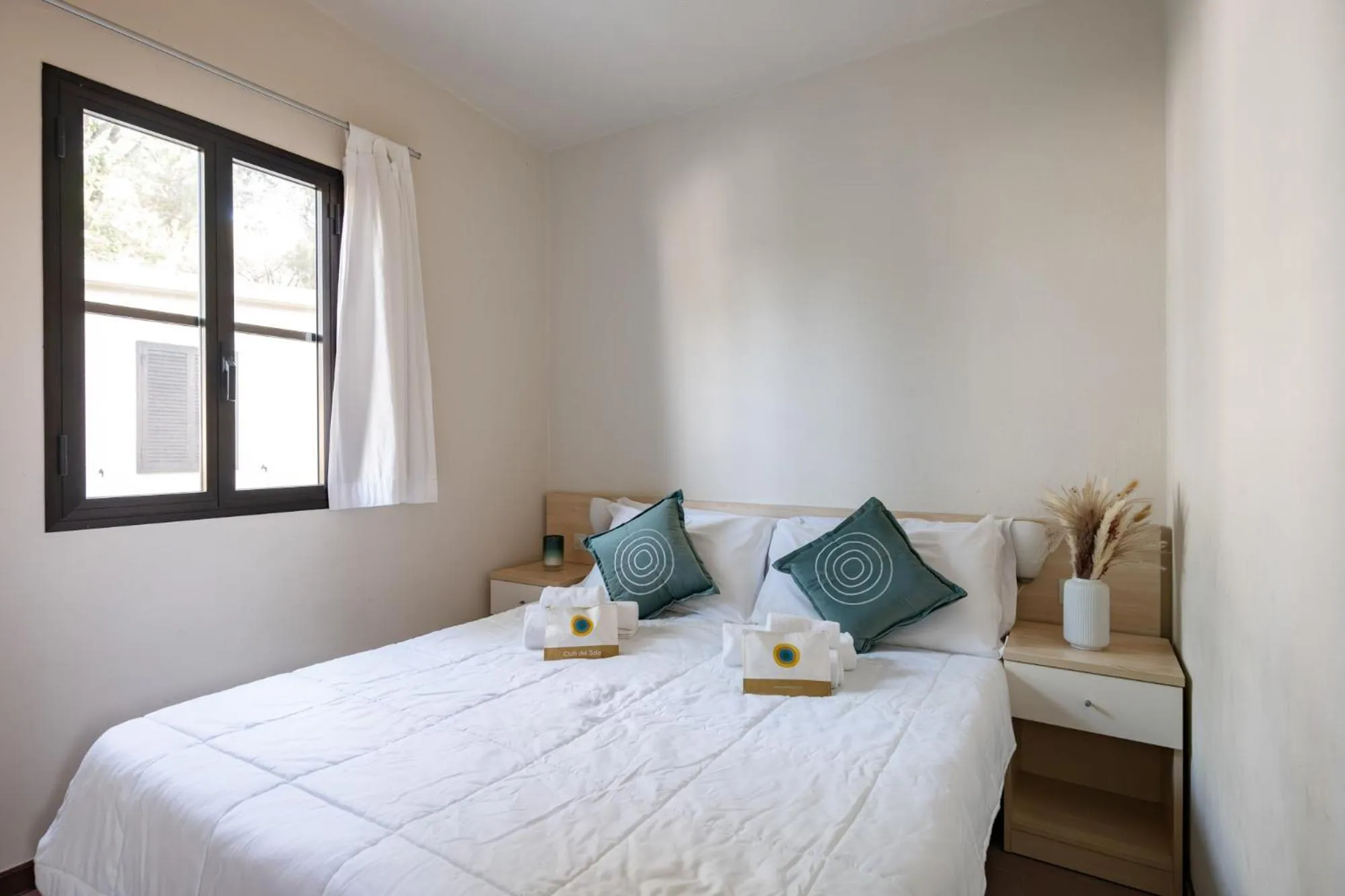 Bed in Club del Sole Spina Family Collection