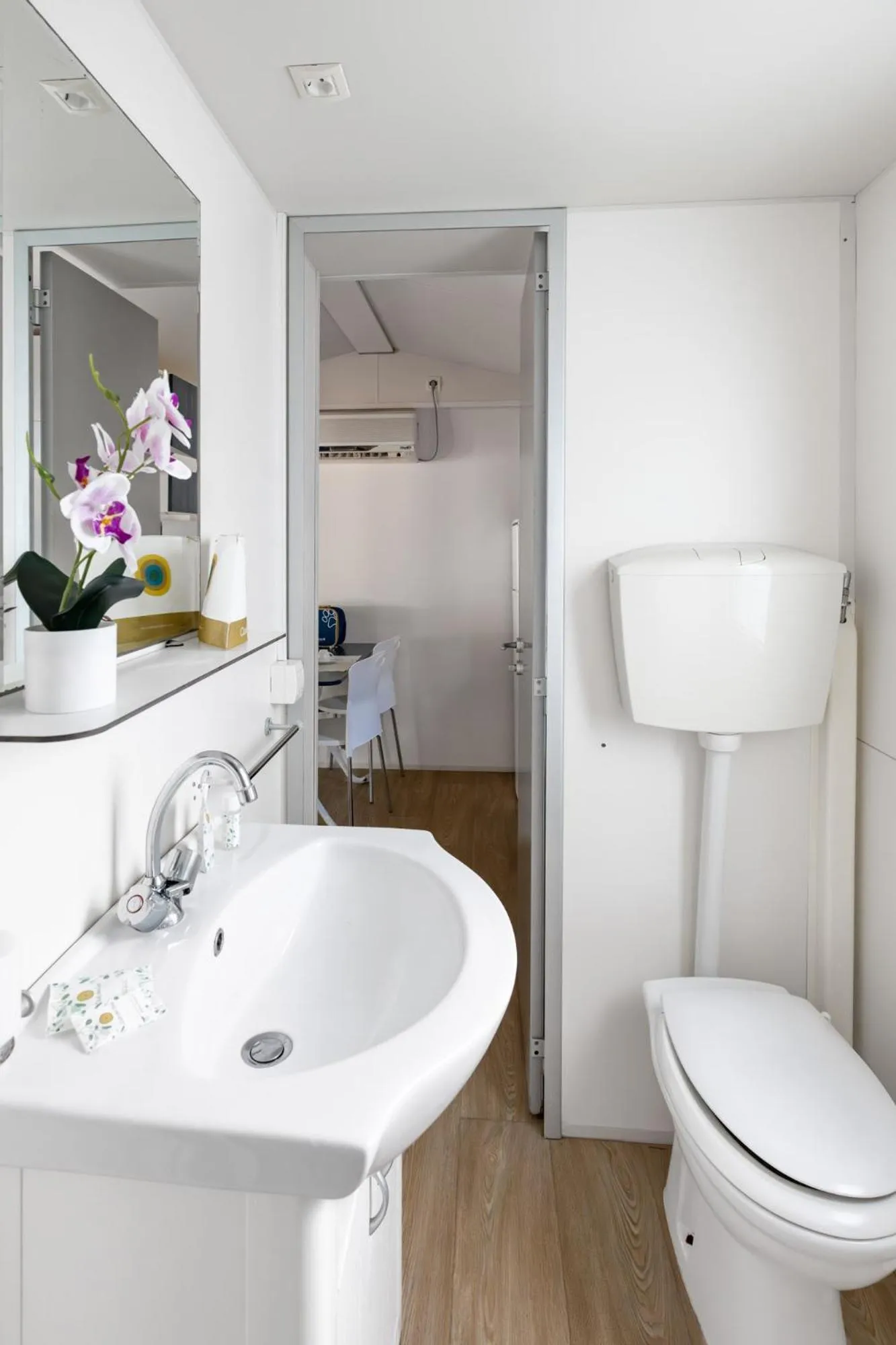 Toilet in Club del Sole Spina Family Collection