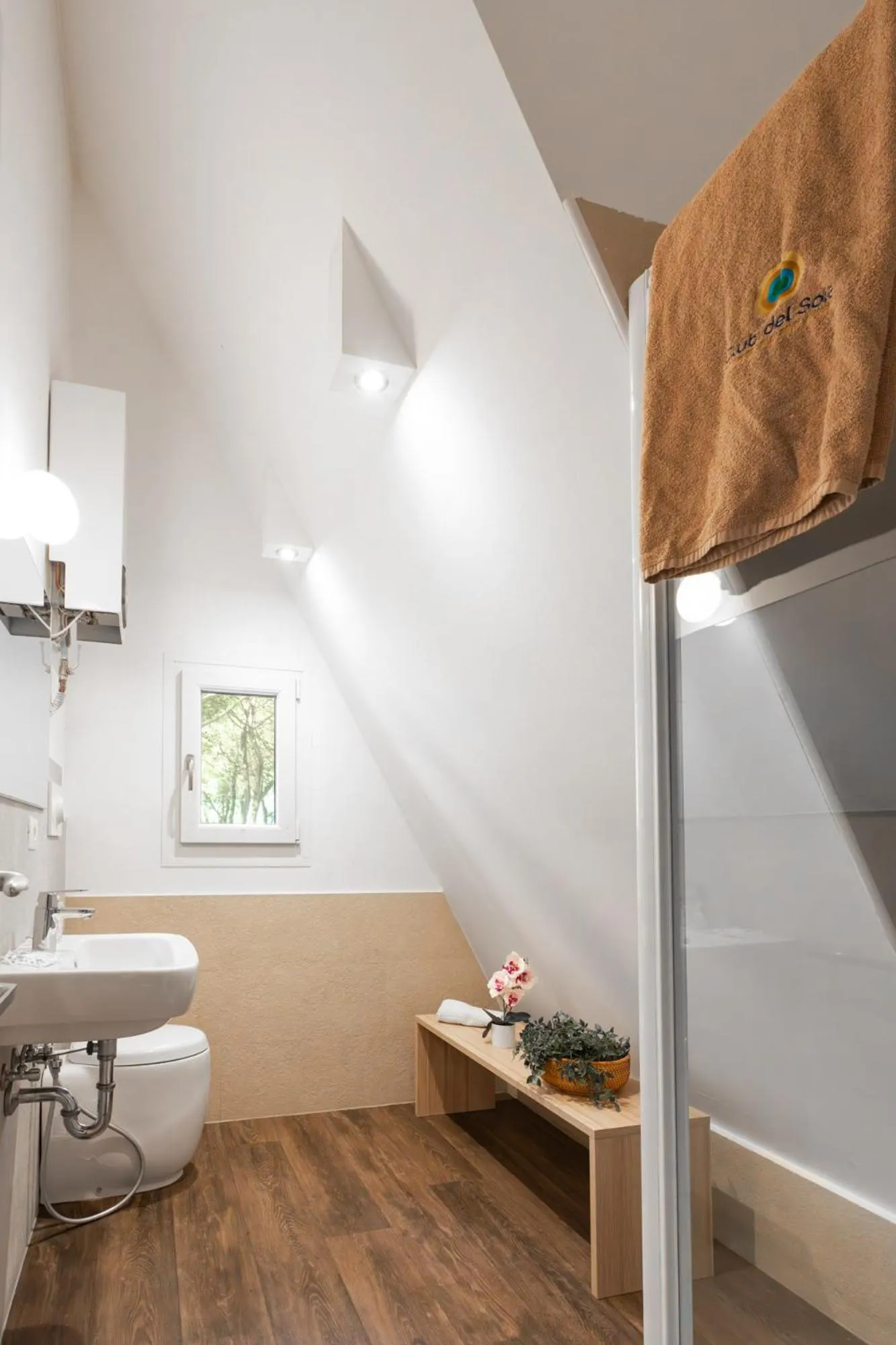 Shower in Club del Sole Spina Family Collection