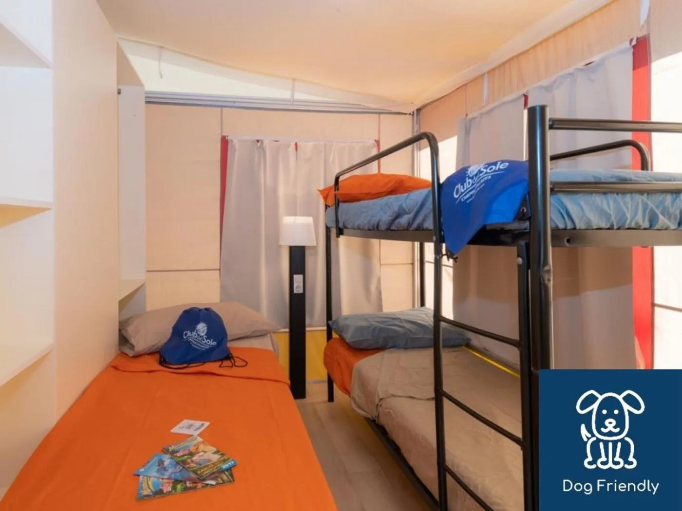 Bedroom, Bed in Club del Sole Spina Family Collection