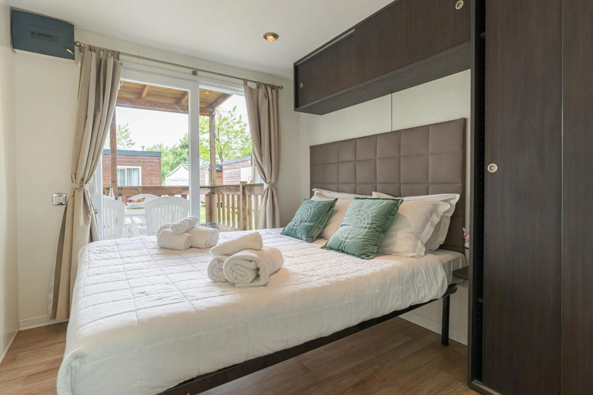 Bedroom, Bed in Club del Sole Spina Family Collection