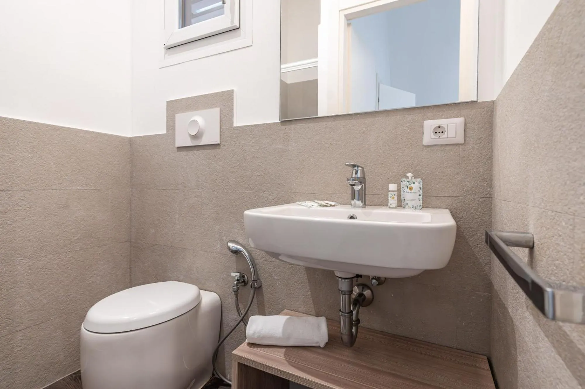 Toilet in Club del Sole Spina Family Collection