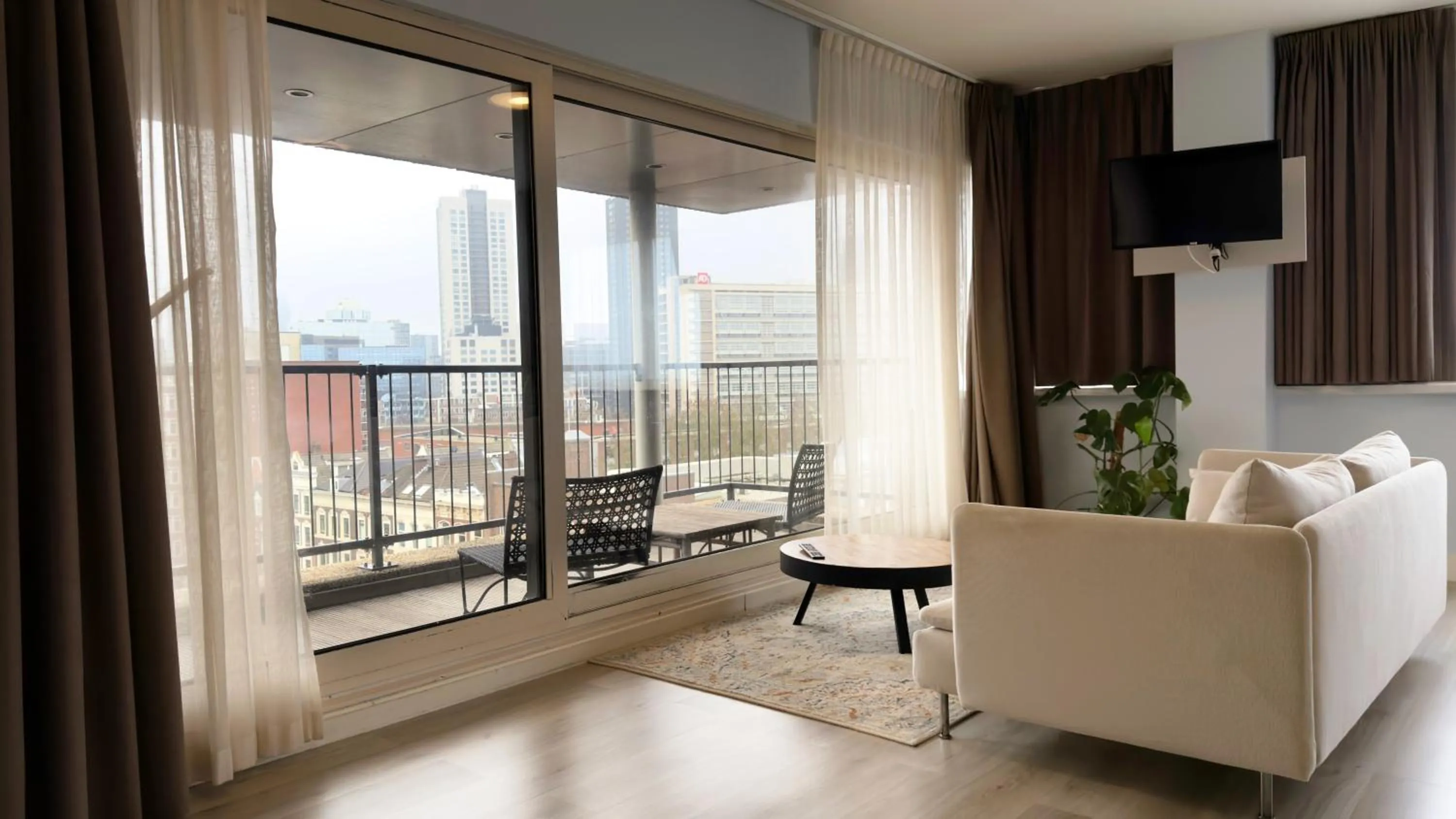 Rotterdam Teleport Hotel