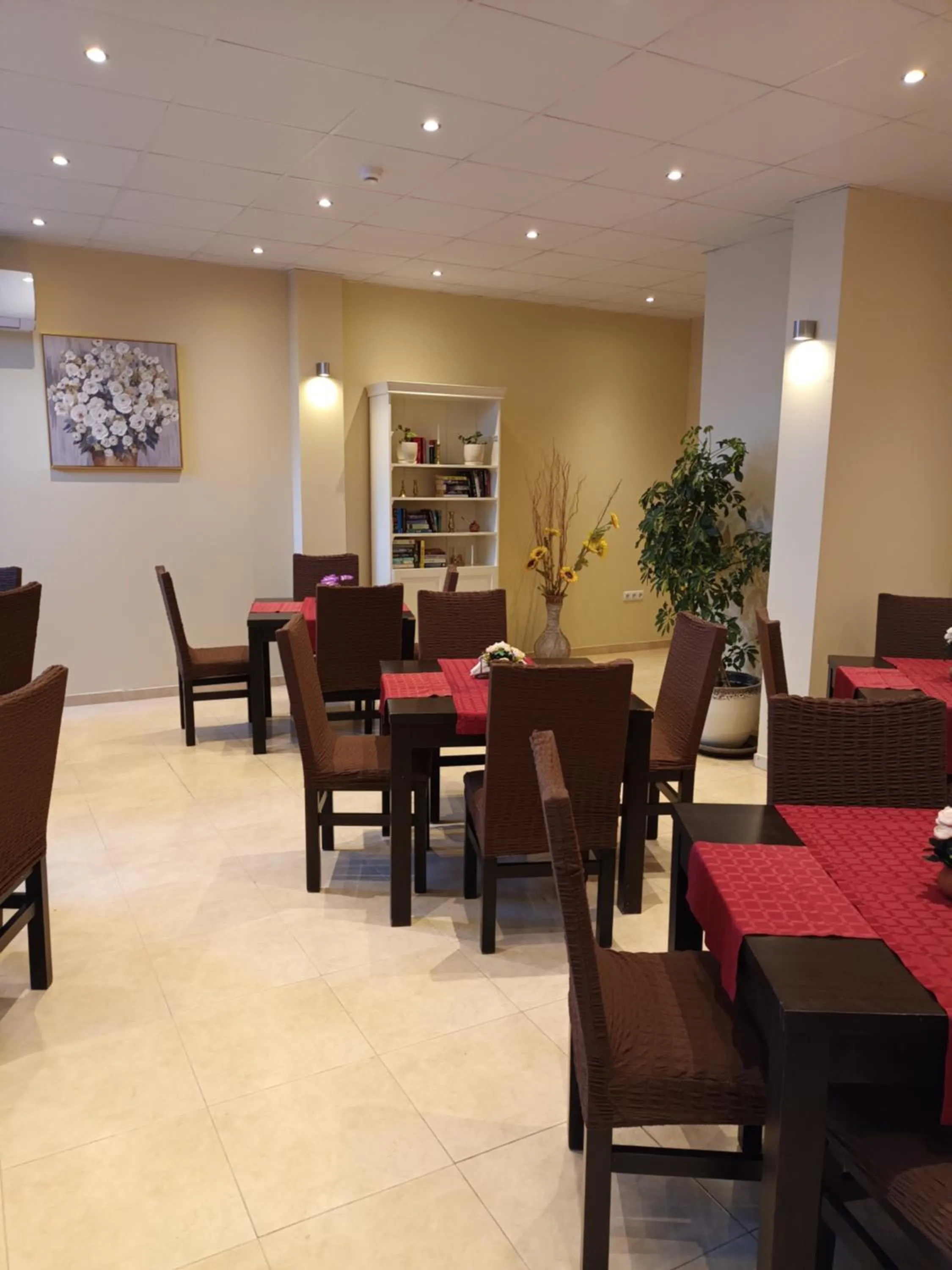 Restaurant/places to eat in Apartment Tourist Complex Rose Village