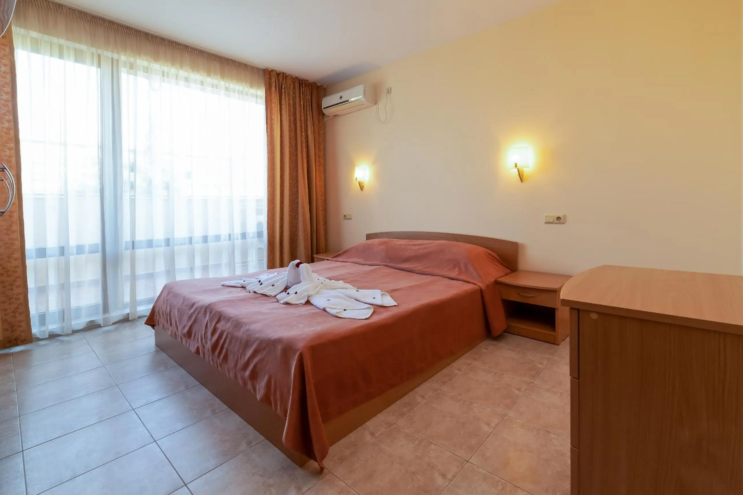 Property building, Bed in Apartment Tourist Complex Rose Village