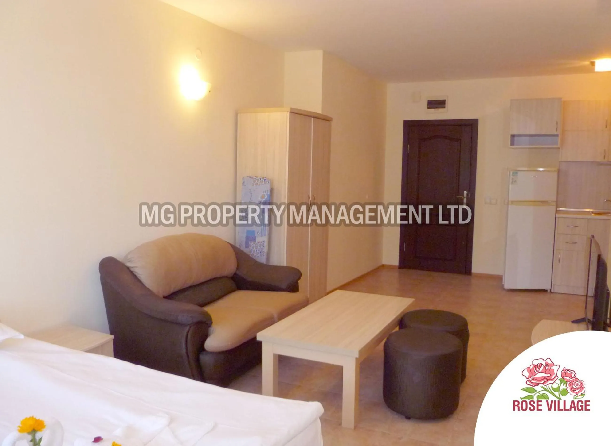 Bed in Apartment Tourist Complex Rose Village