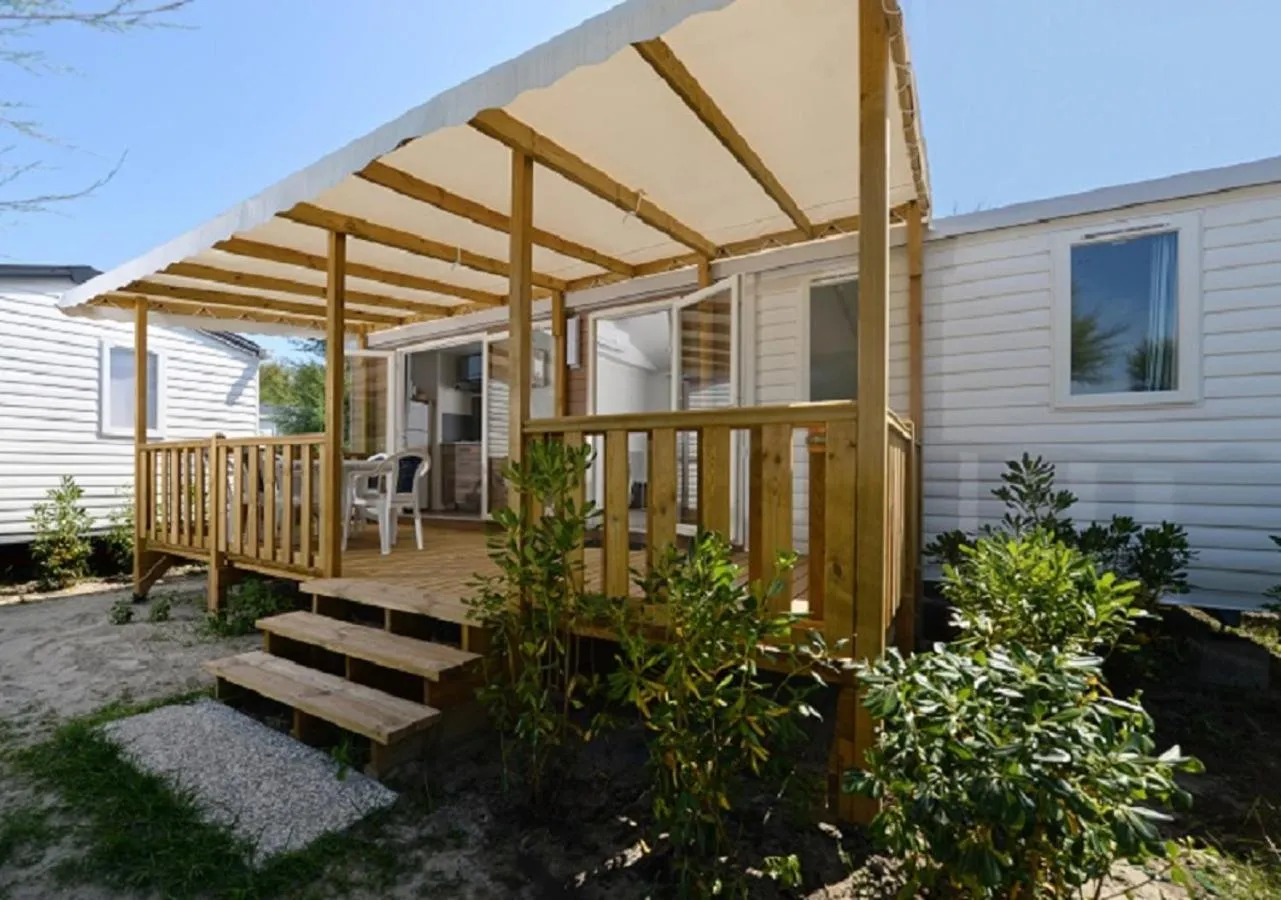 Facade/entrance in Club del Sole Vigna sul Mar Family Collection