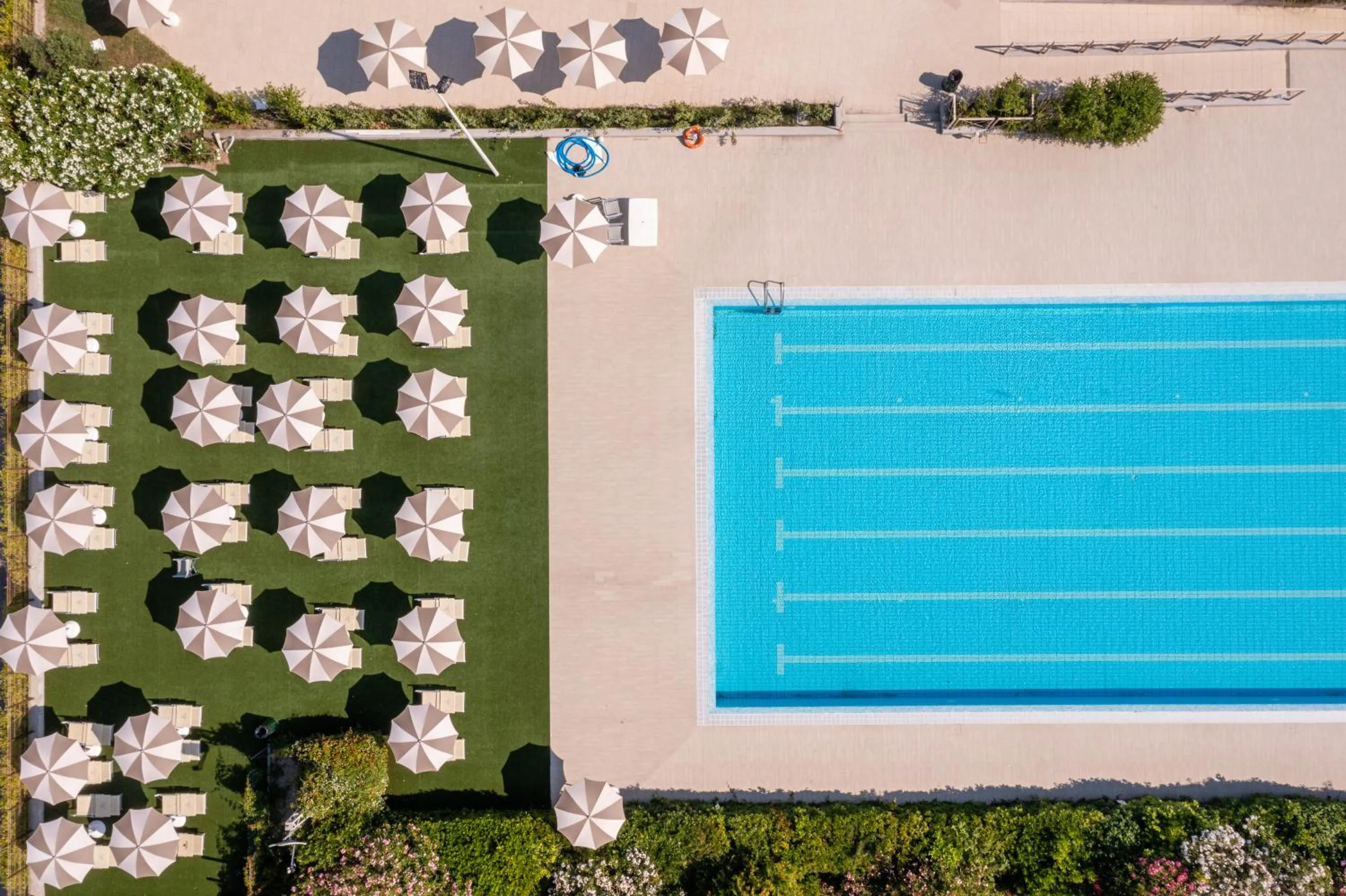 Pool view in Club del Sole Vigna sul Mar Family Collection