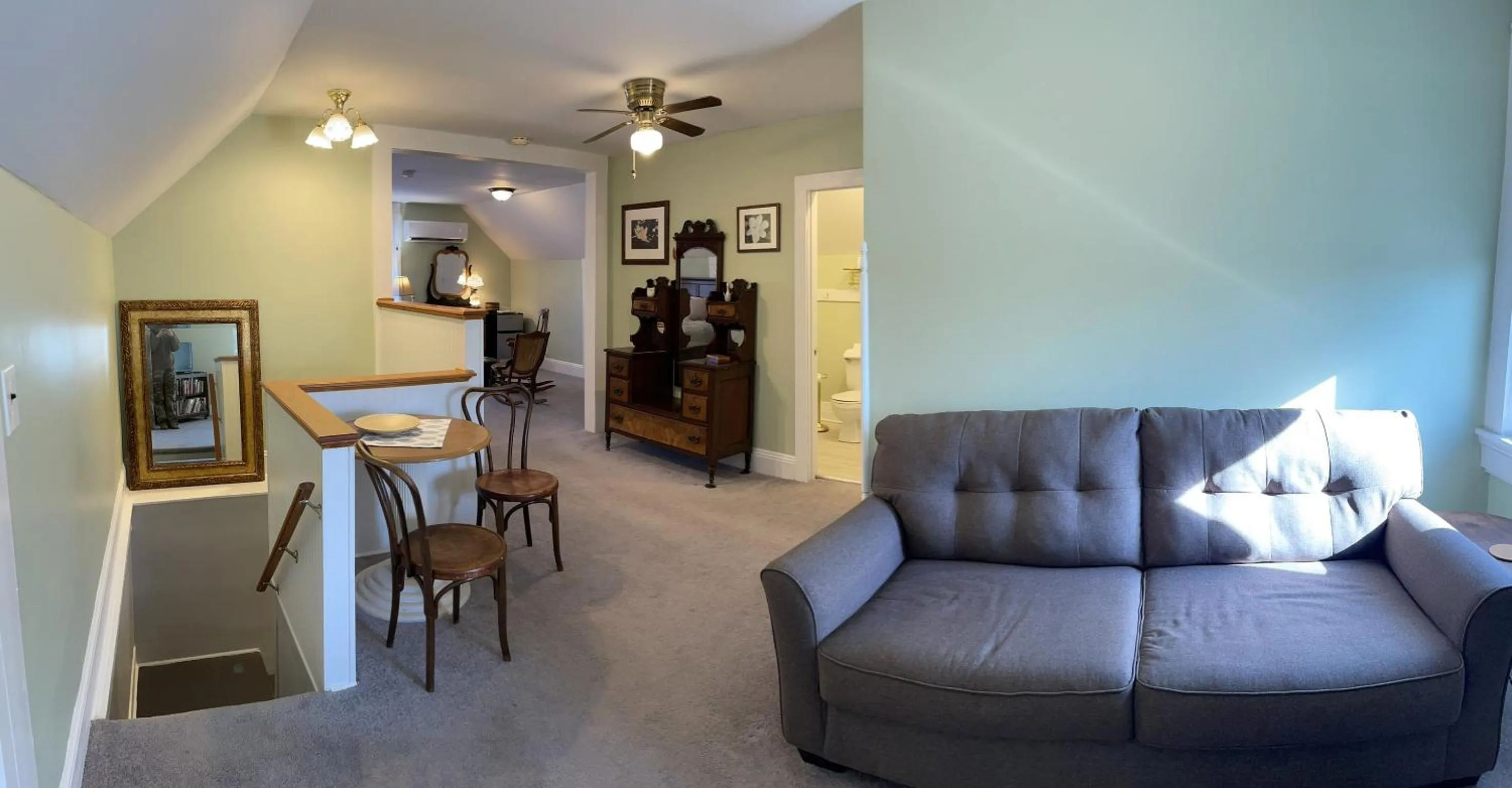 Deluxe Suite in The Grey Swan Inn LLC