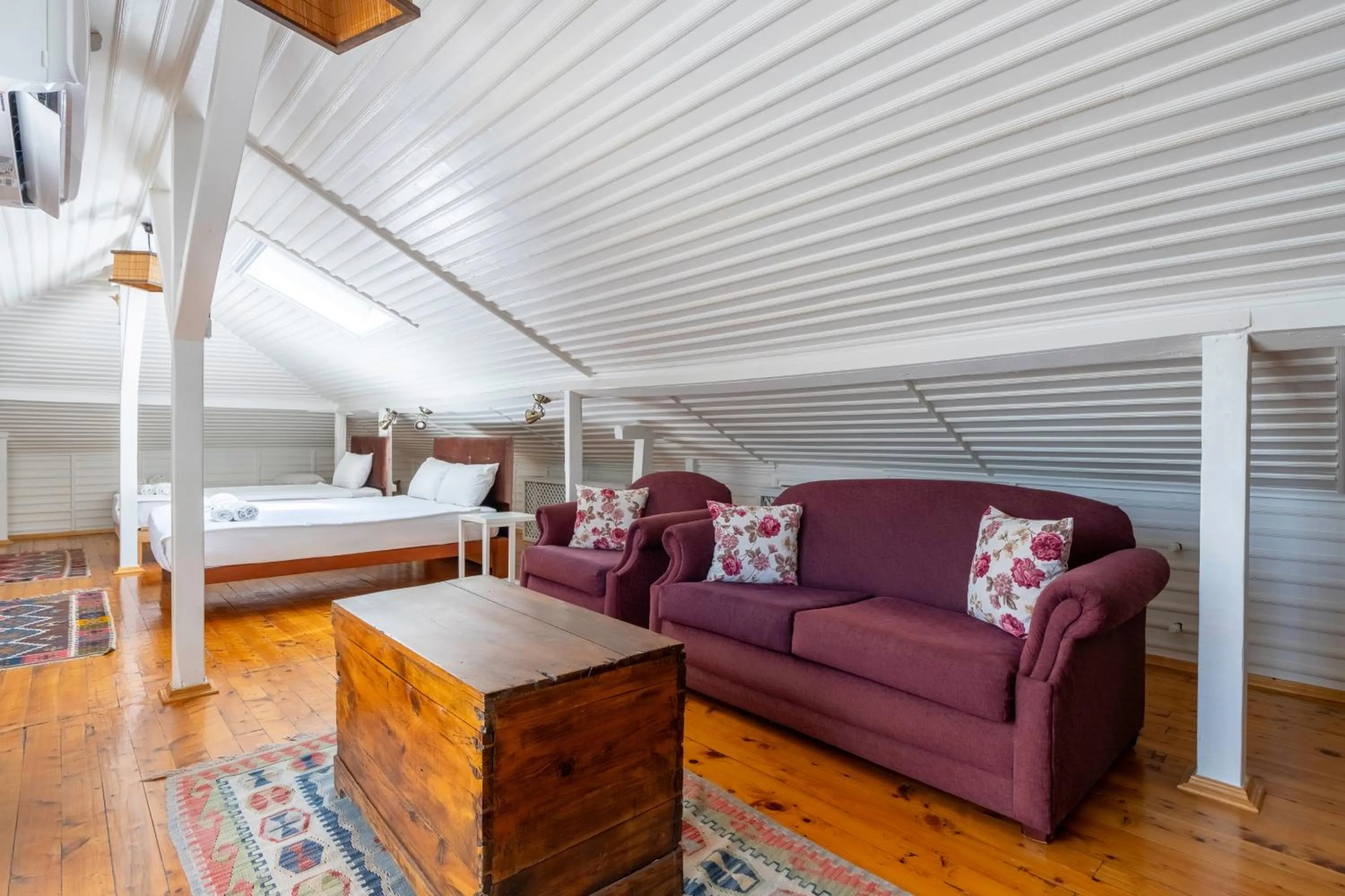 Seating area, Bed in Atelya Art Hotel