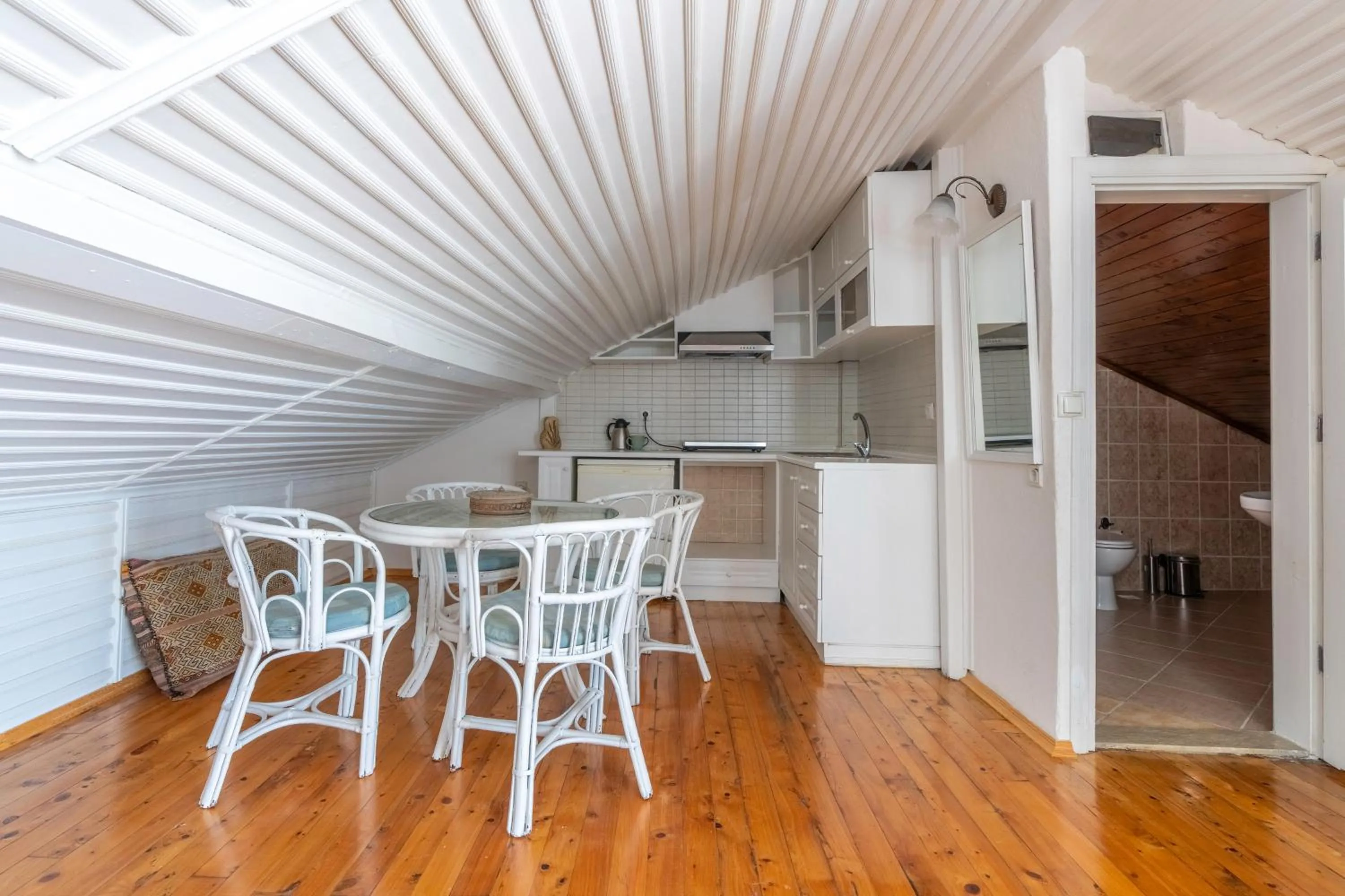 Dining area in Atelya Art Hotel