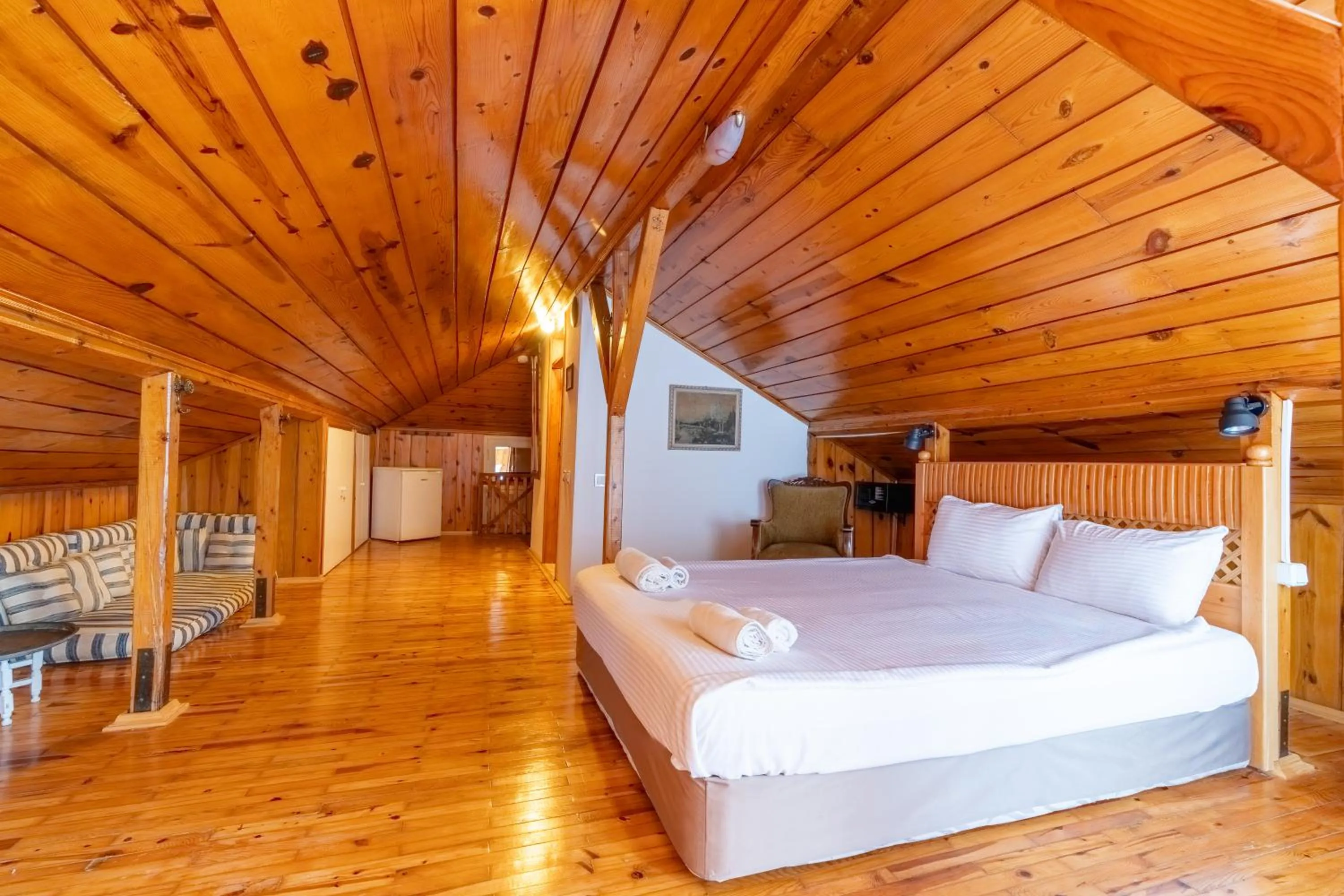 Photo of the whole room, Bed in Atelya Art Hotel