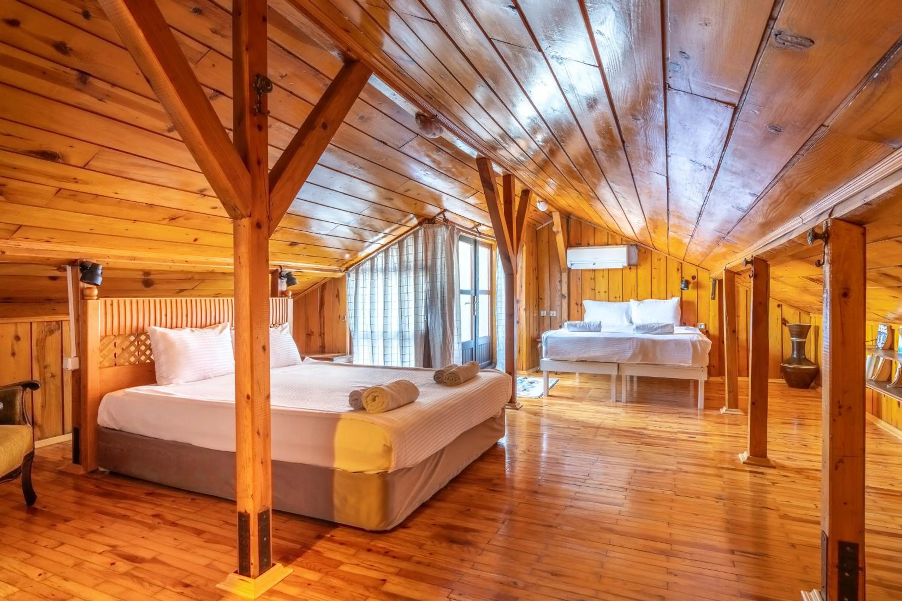 Photo of the whole room, Bed in Atelya Art Hotel