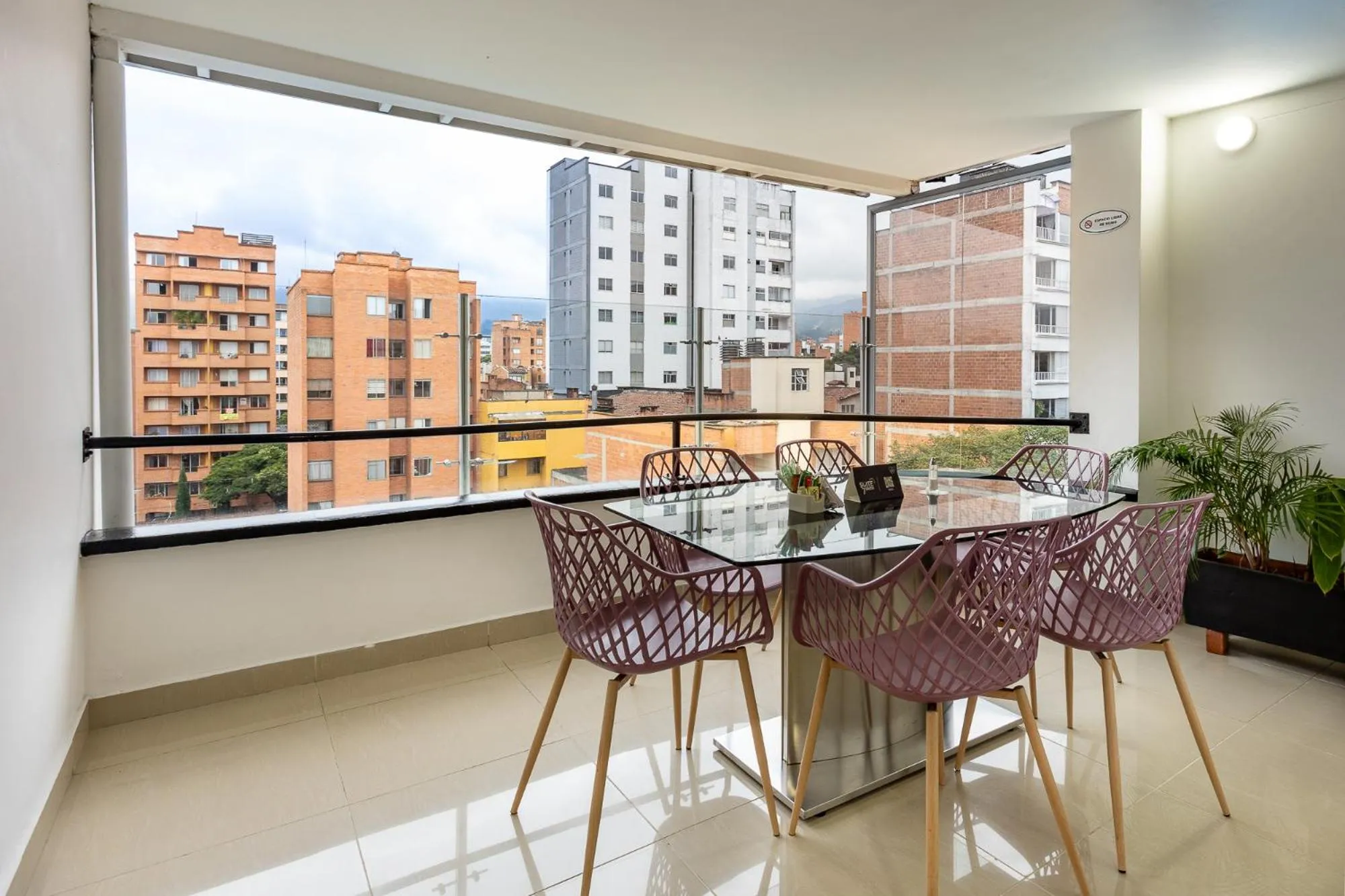 Dining area in Hotel Suite Comfort