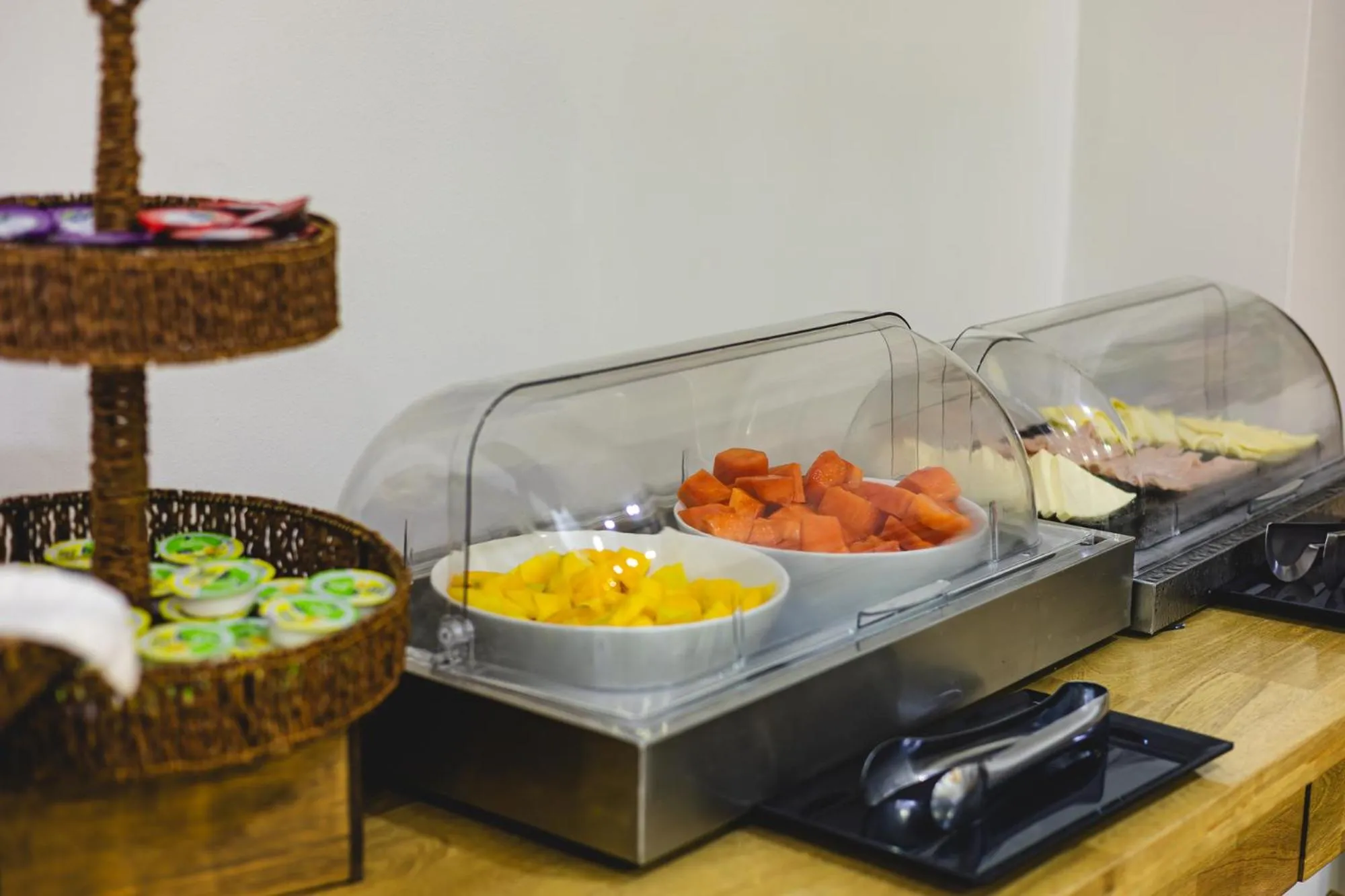 Buffet breakfast in Hotel Suite Comfort