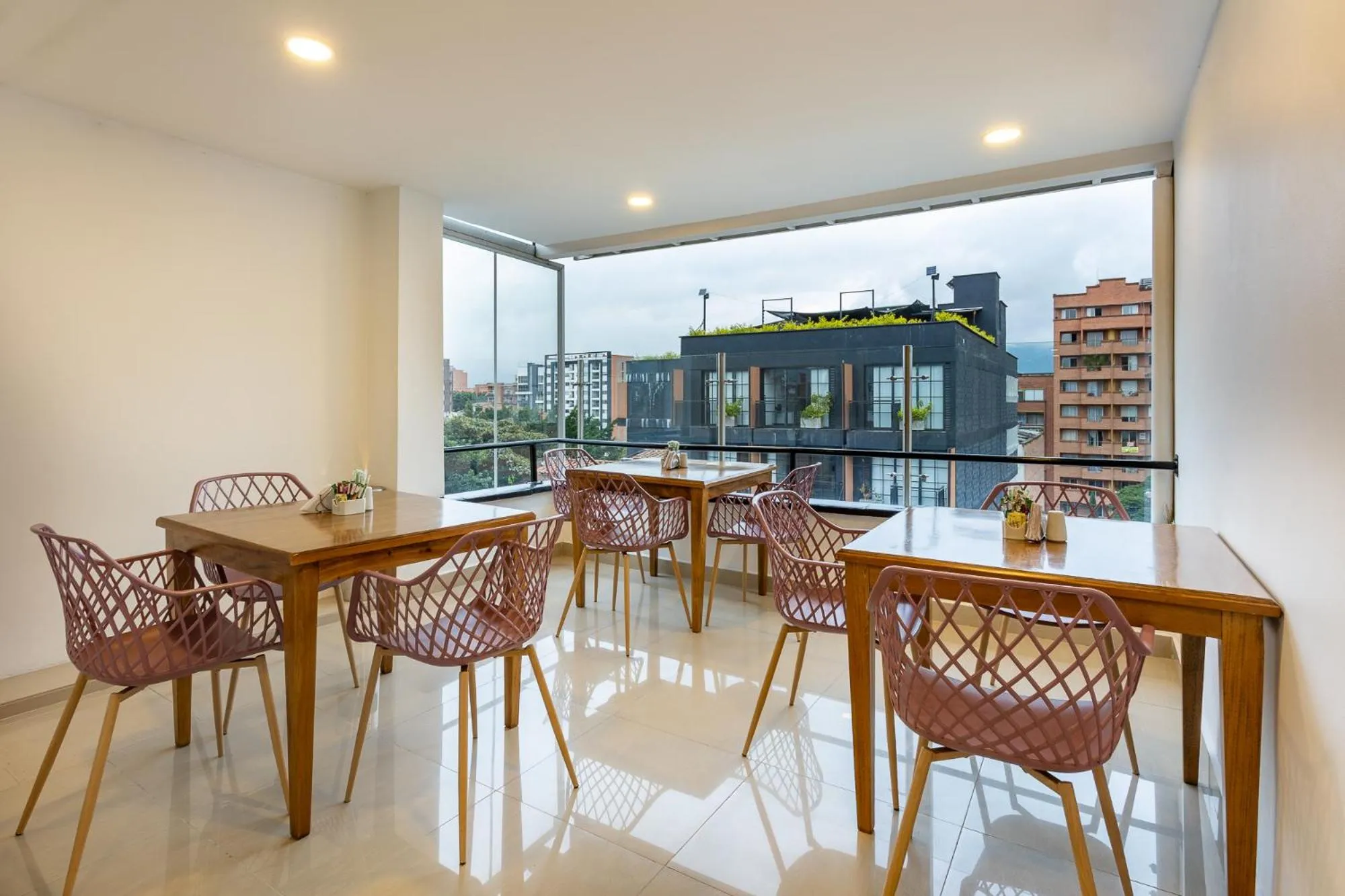 Restaurant/places to eat in Hotel Suite Comfort