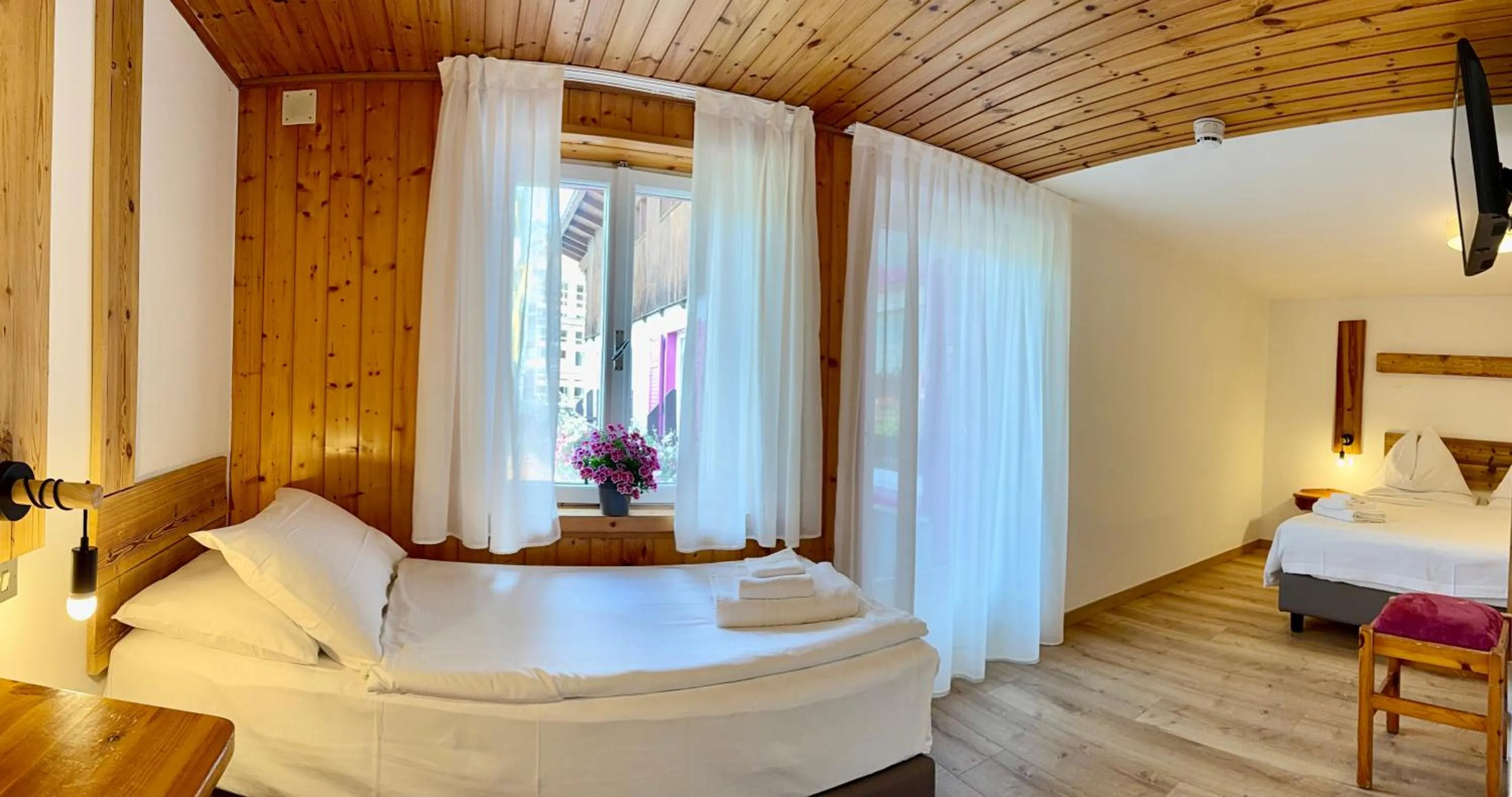 Bedroom, Bed in Hotel Latemar