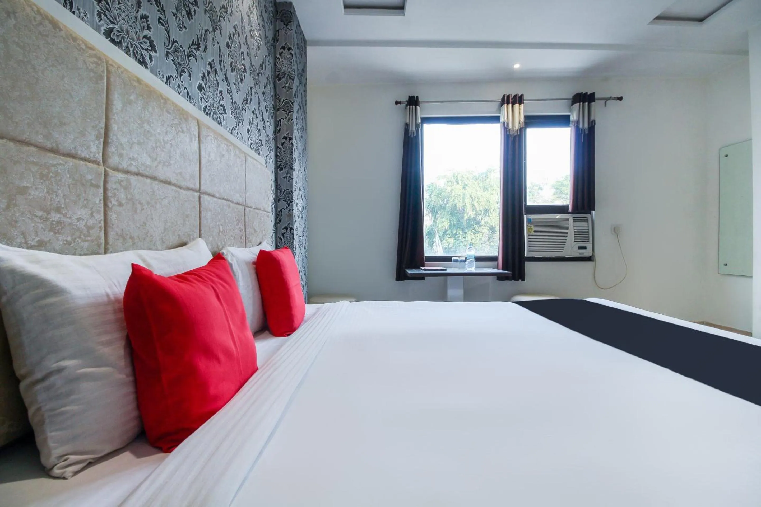 Bedroom, Bed in Hotel O Jalsa