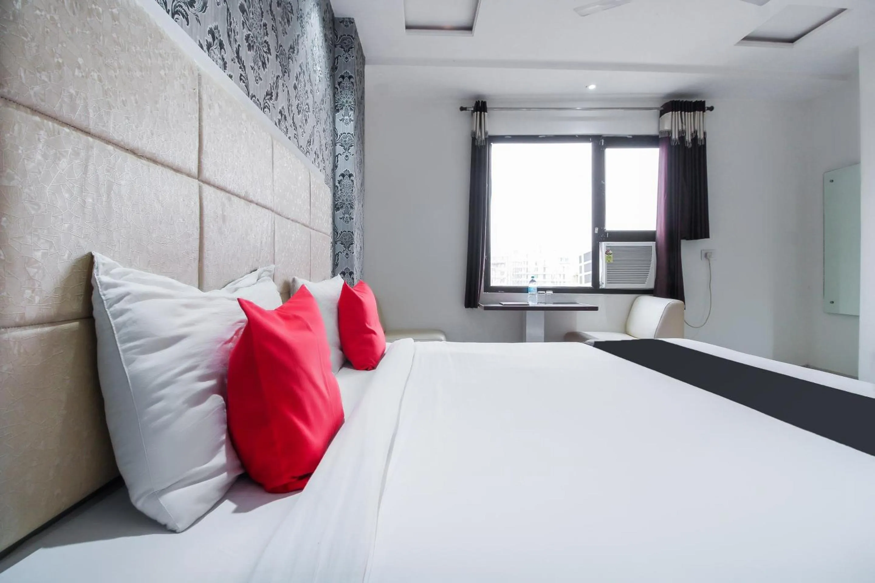 Bedroom, Bed in Hotel O Jalsa