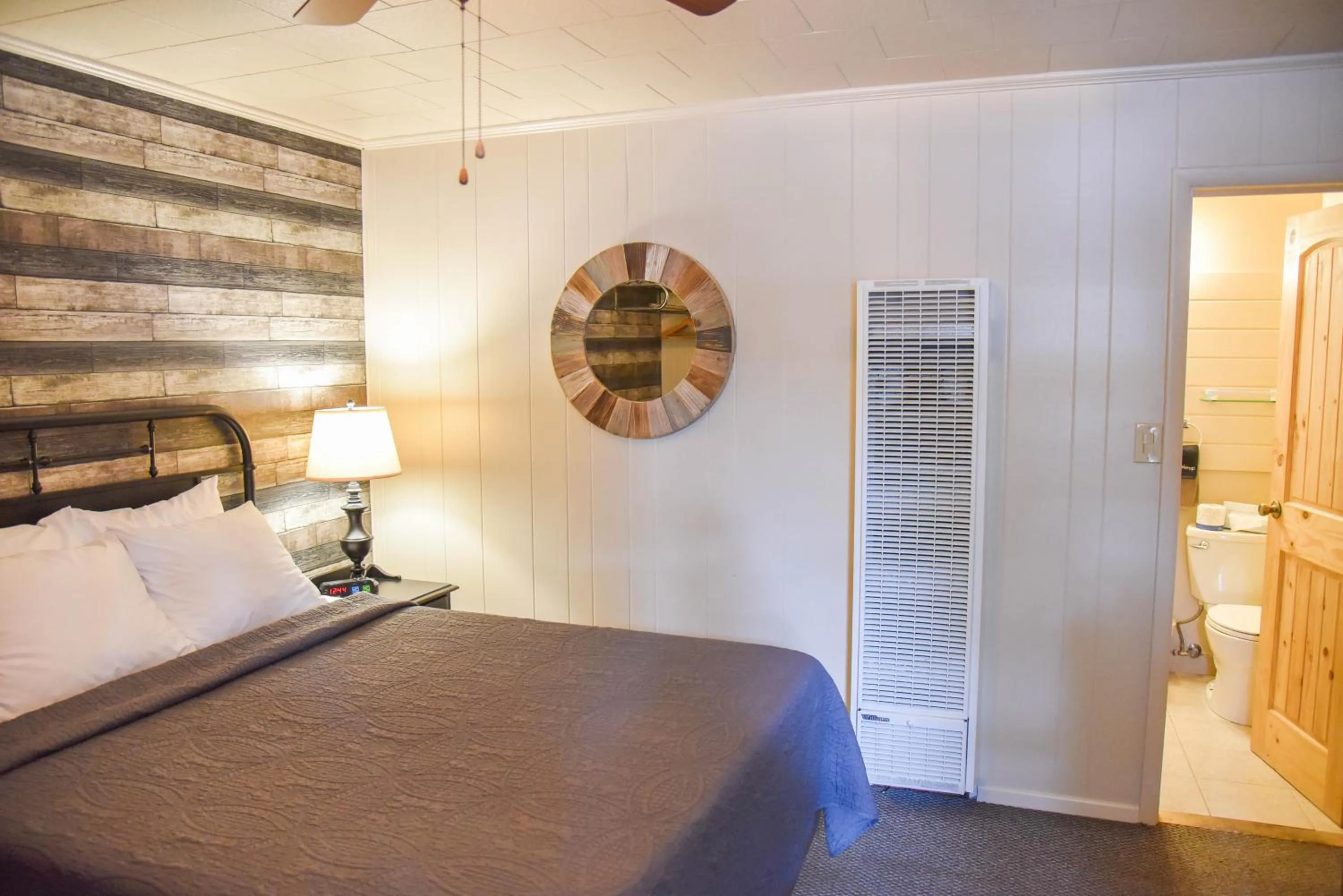 Bed in Alpine Lodge Red River