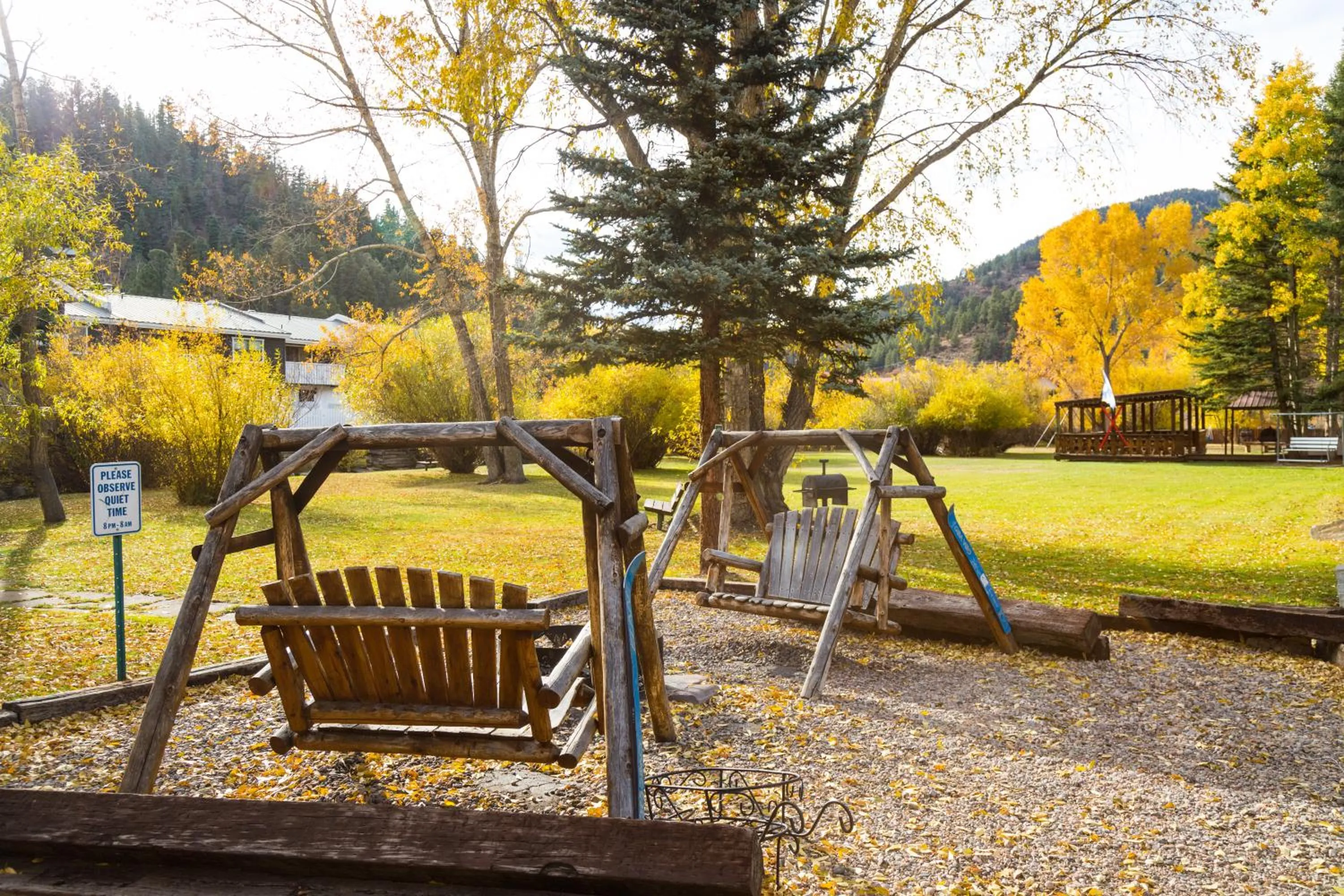 Property building in Alpine Lodge Red River