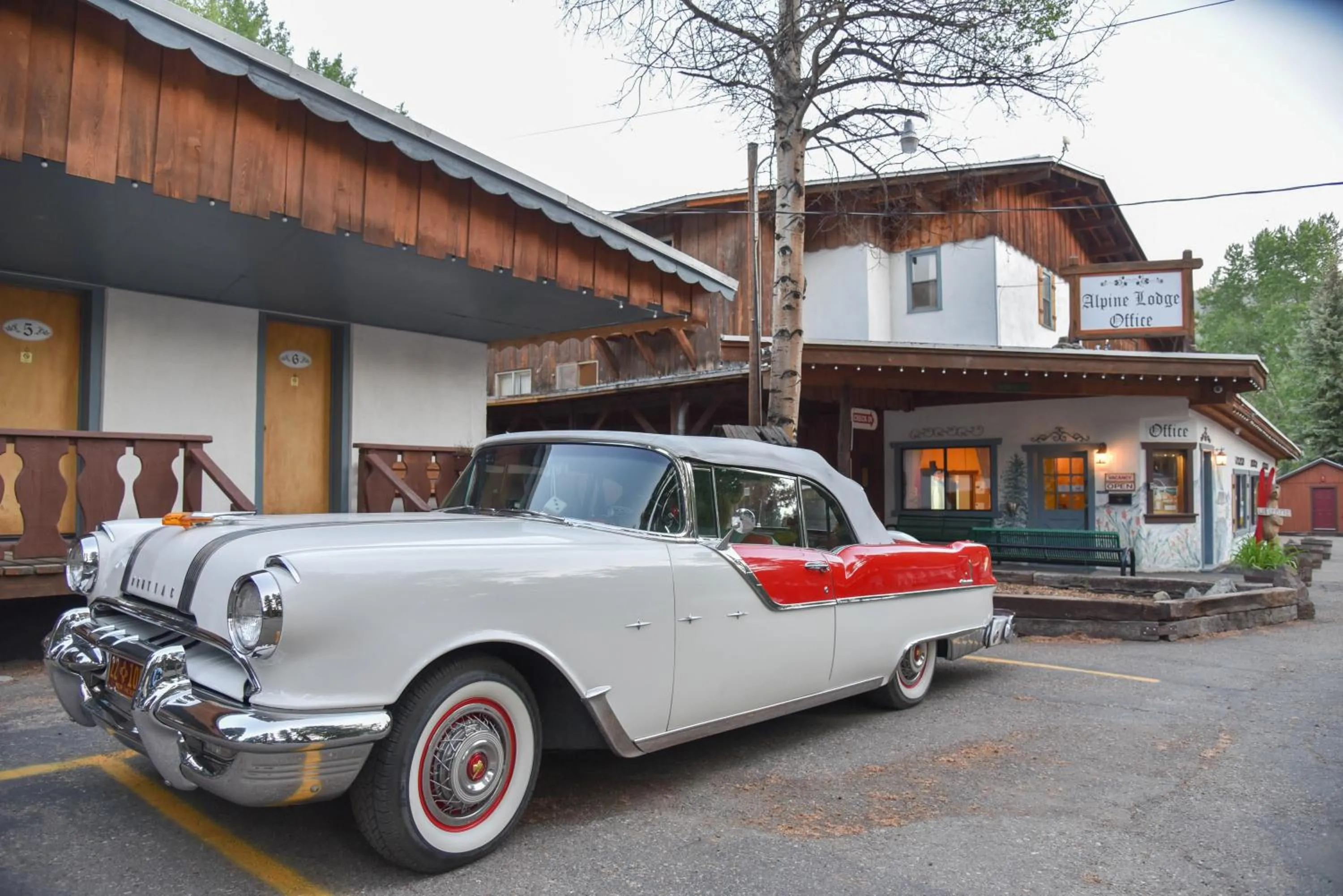 Property building in Alpine Lodge Red River
