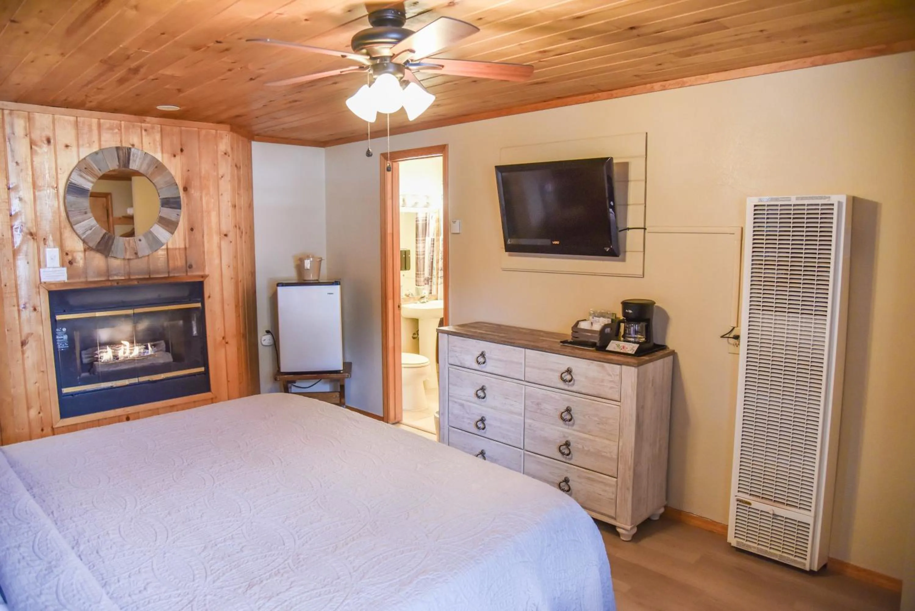 Bed in Alpine Lodge Red River