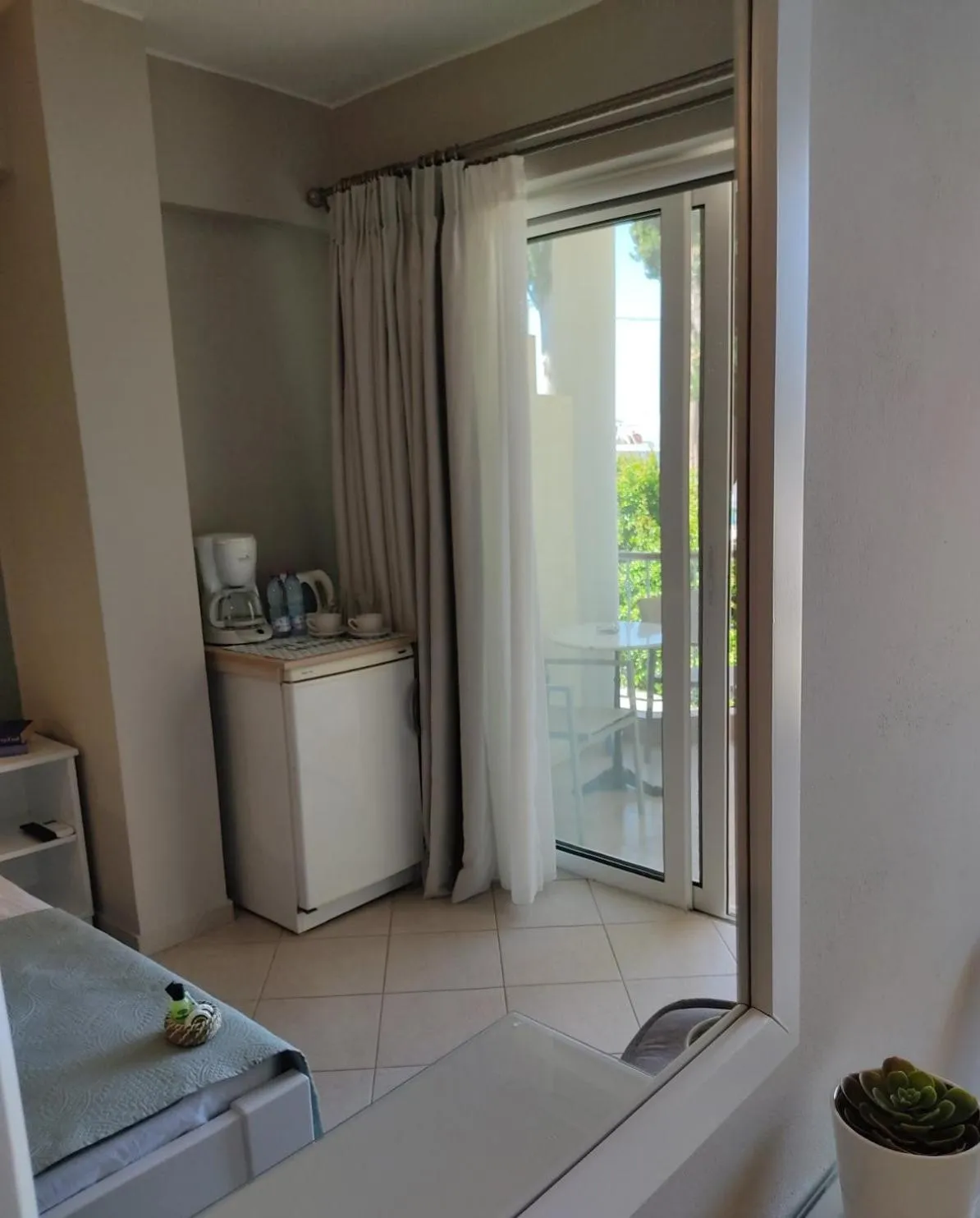 Coffee/tea facilities, Bed in Vasilis Studios