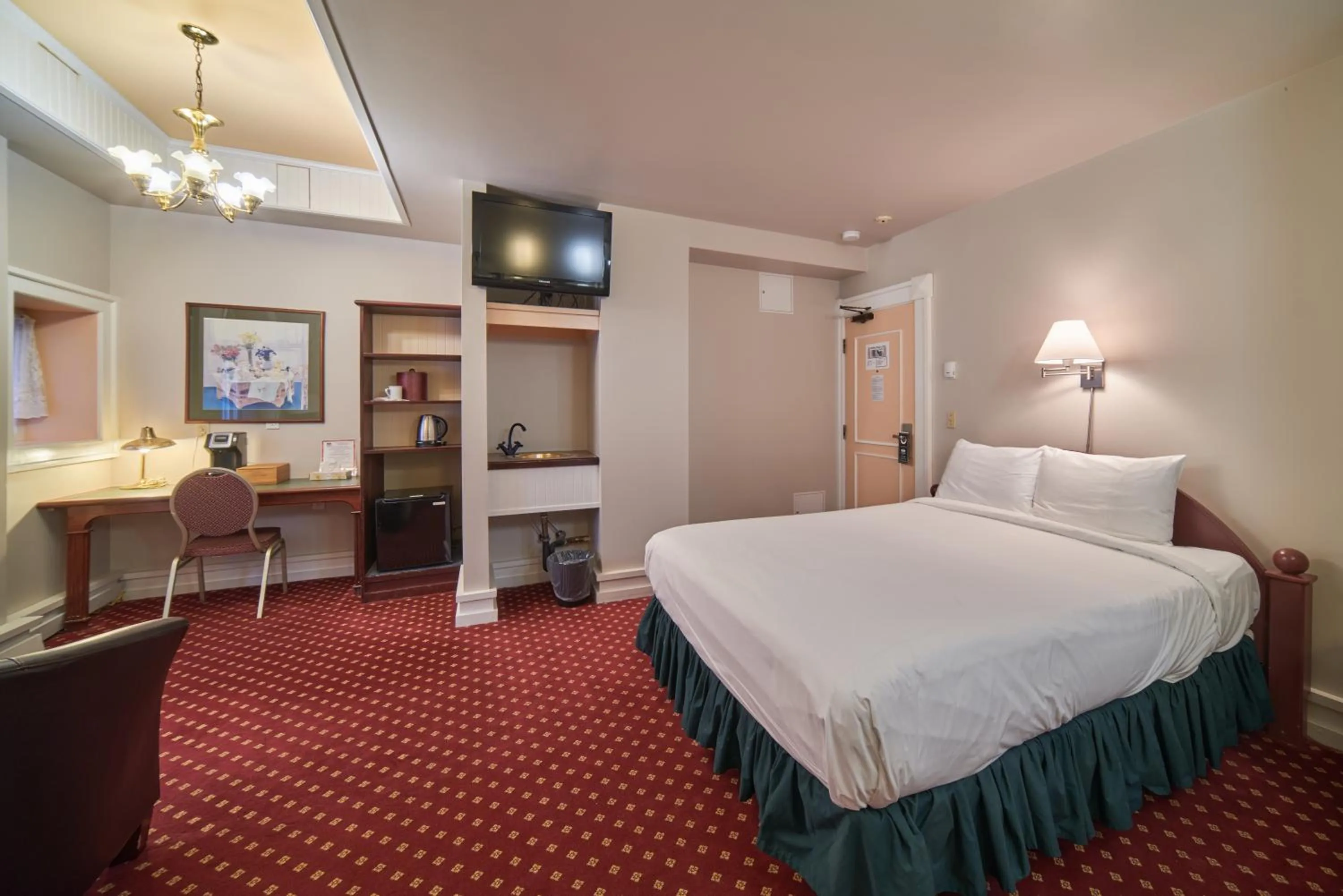 Bedroom, Bed in The Bedford Regency Hotel